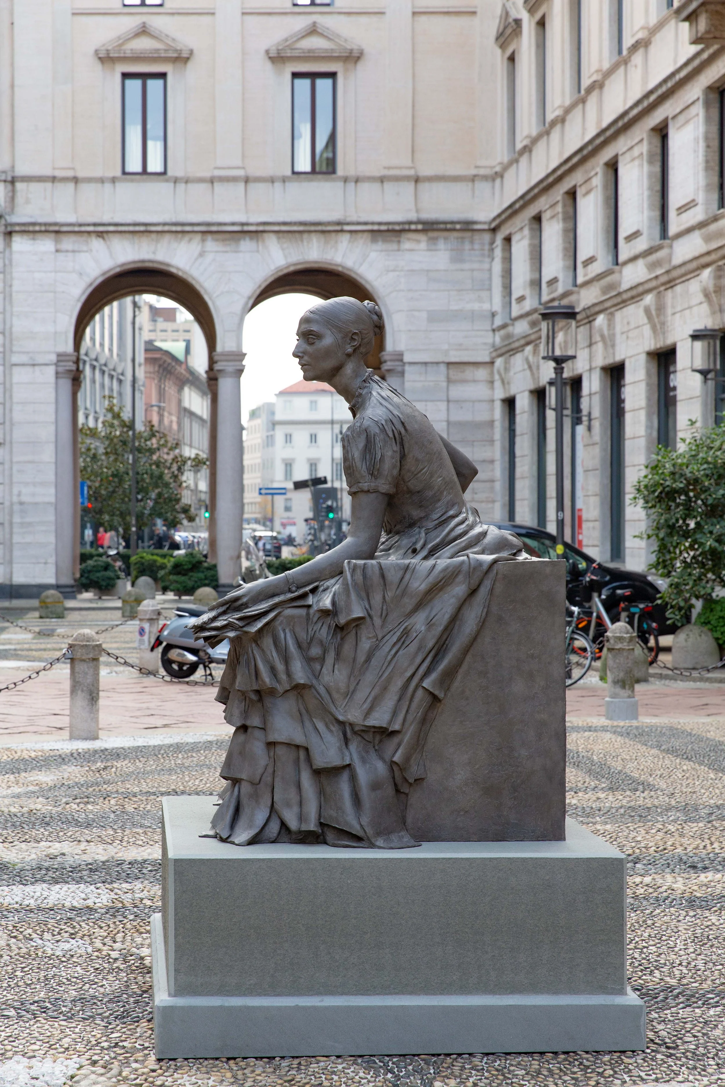 la statua 2.jpg