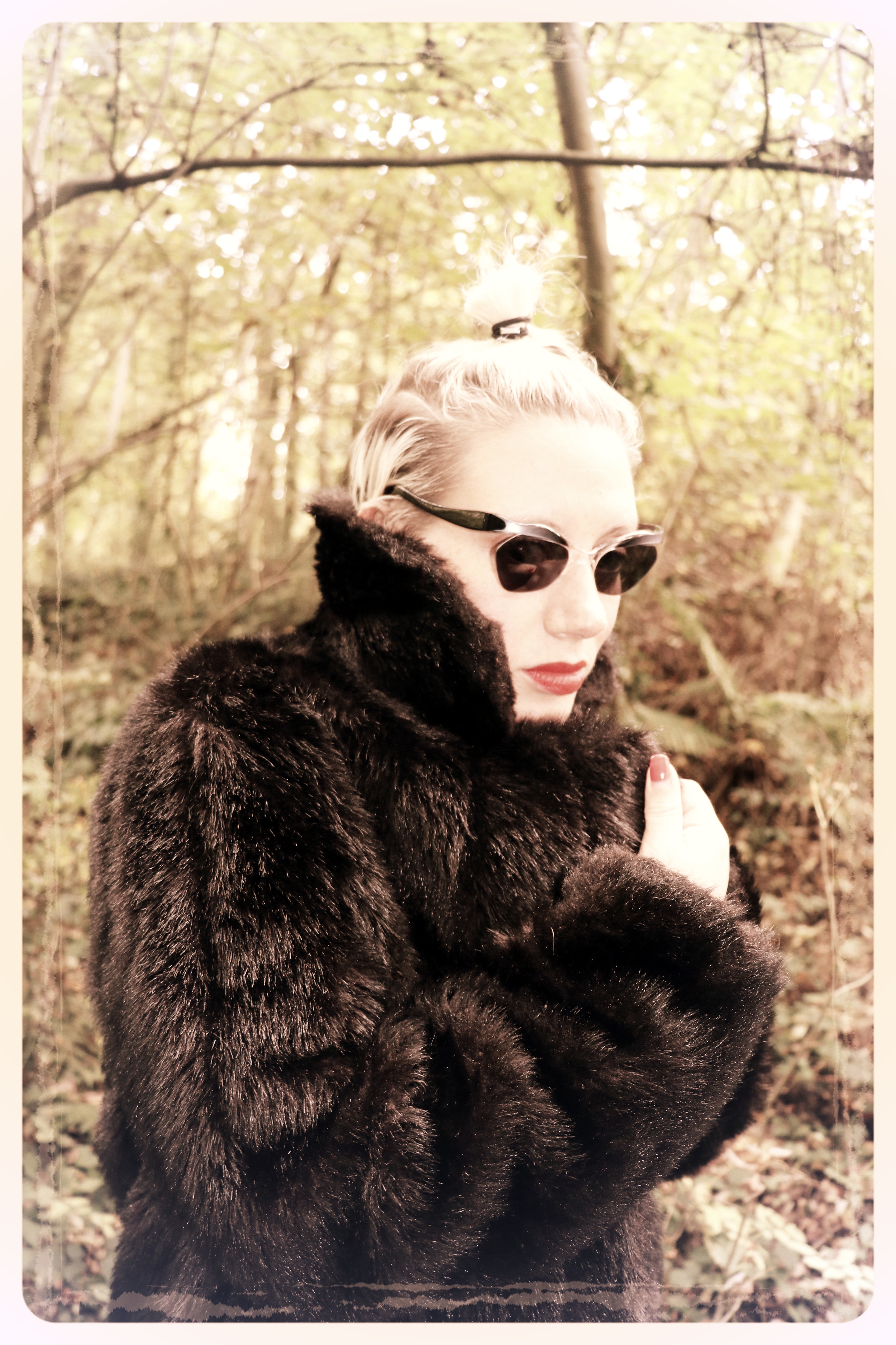 Peep Eyewear, Vintage Sunglasses, Worn with fur coat, Iris, 1950s, Autumn Winter Collection