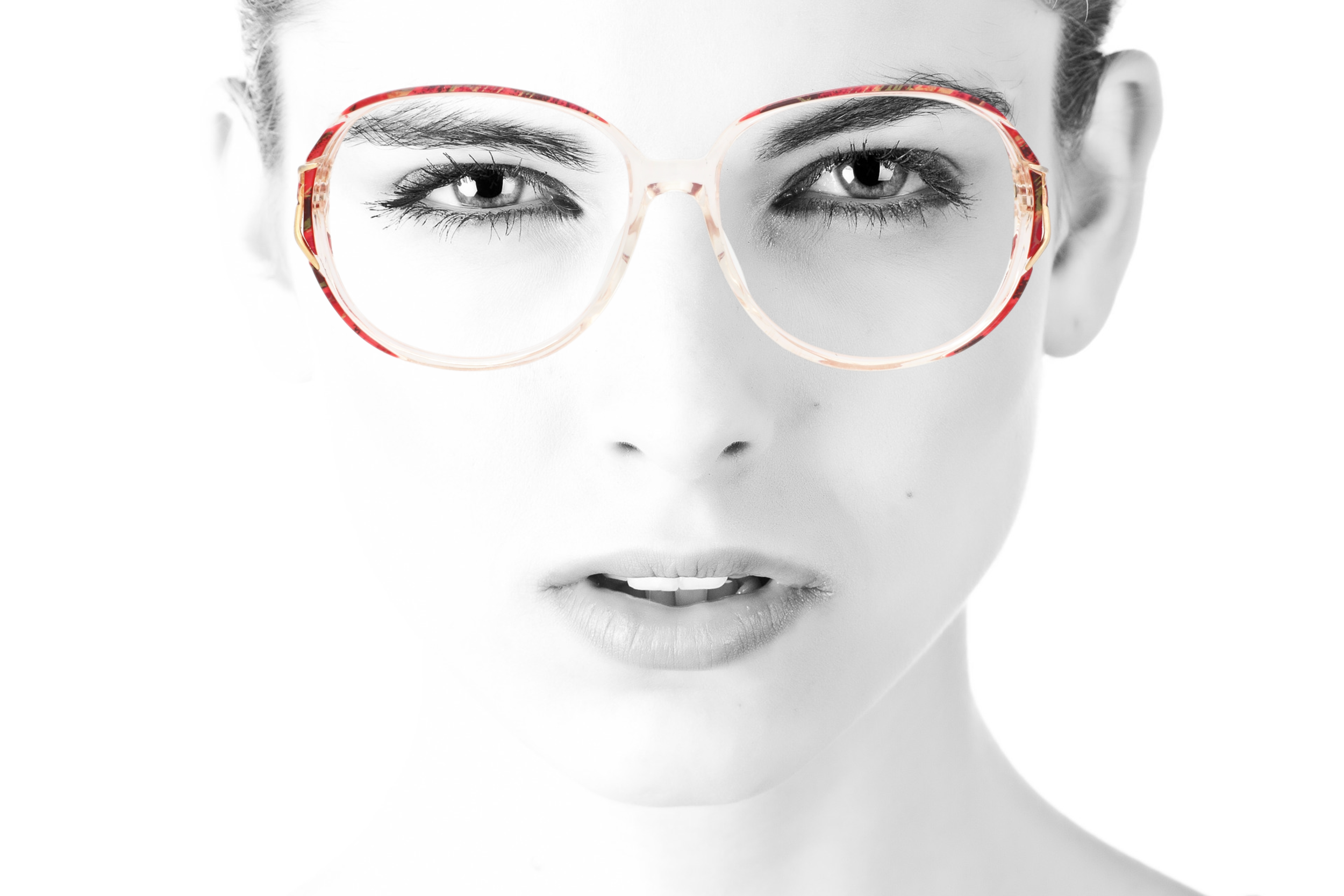 Peep Eyewear, Vintage Glasses, On Model - Oversized Red Ombre Gold.png