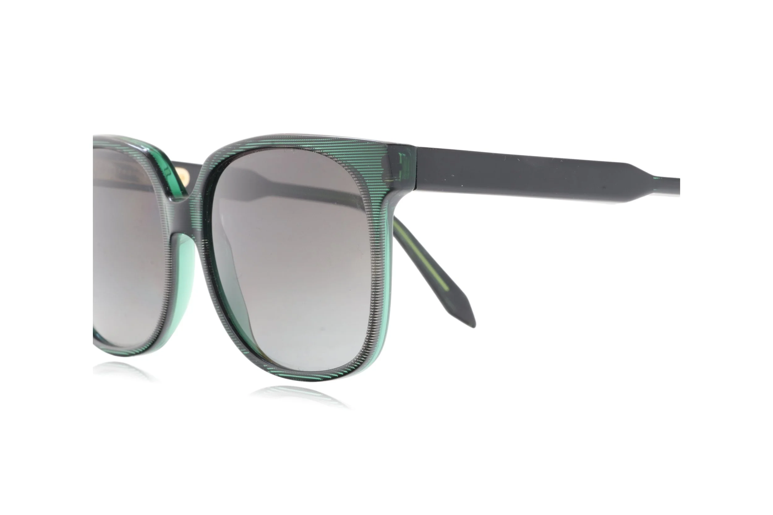 peep eyewear, green designer Victoria Beckham VBS104 sunglasses (1).jpeg