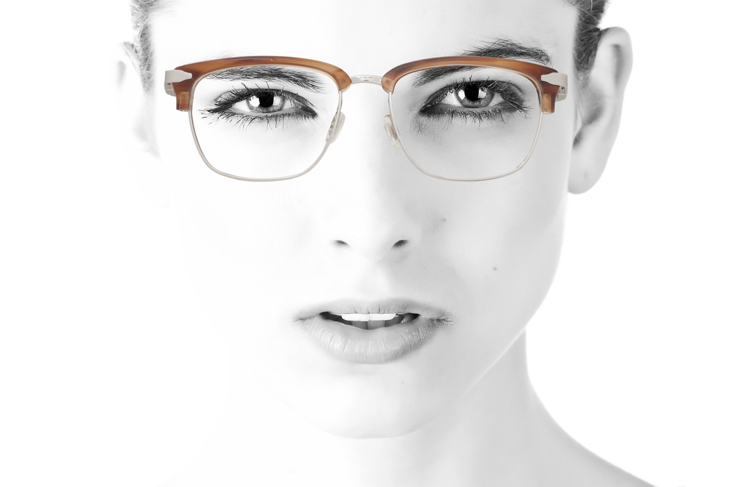 peep eyewear, screwless Spine SP2404 glasses (1).png