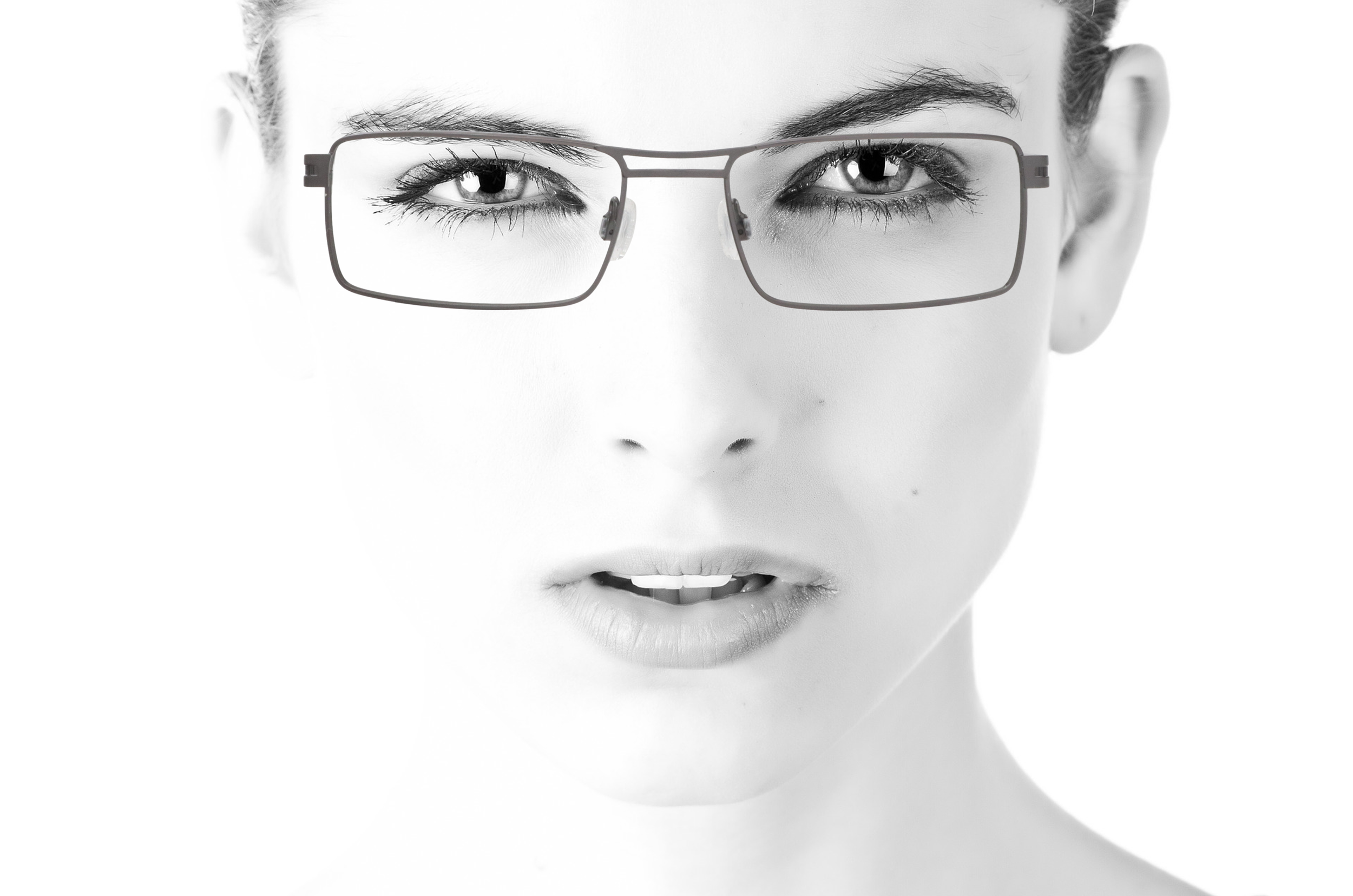 peep eyewear, narrow silver metal Les glasses (1).png