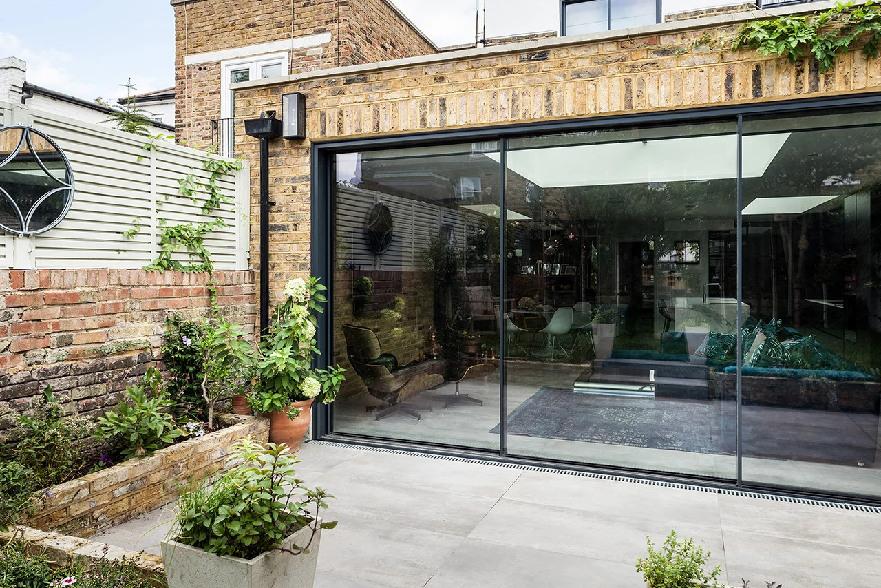 Aluminium Slimline, strong and durable; aluminium profiles deliver outstanding thermal efficiency in a wide range of contemporary and traditional colours. Find out more