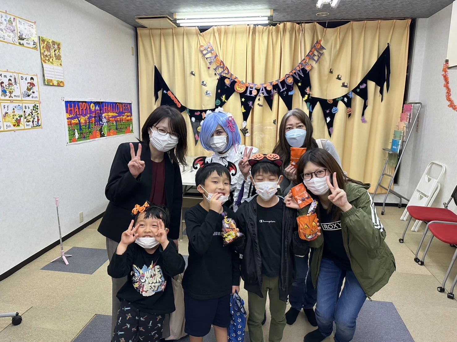 Shiroyama School Halloween lessons !!