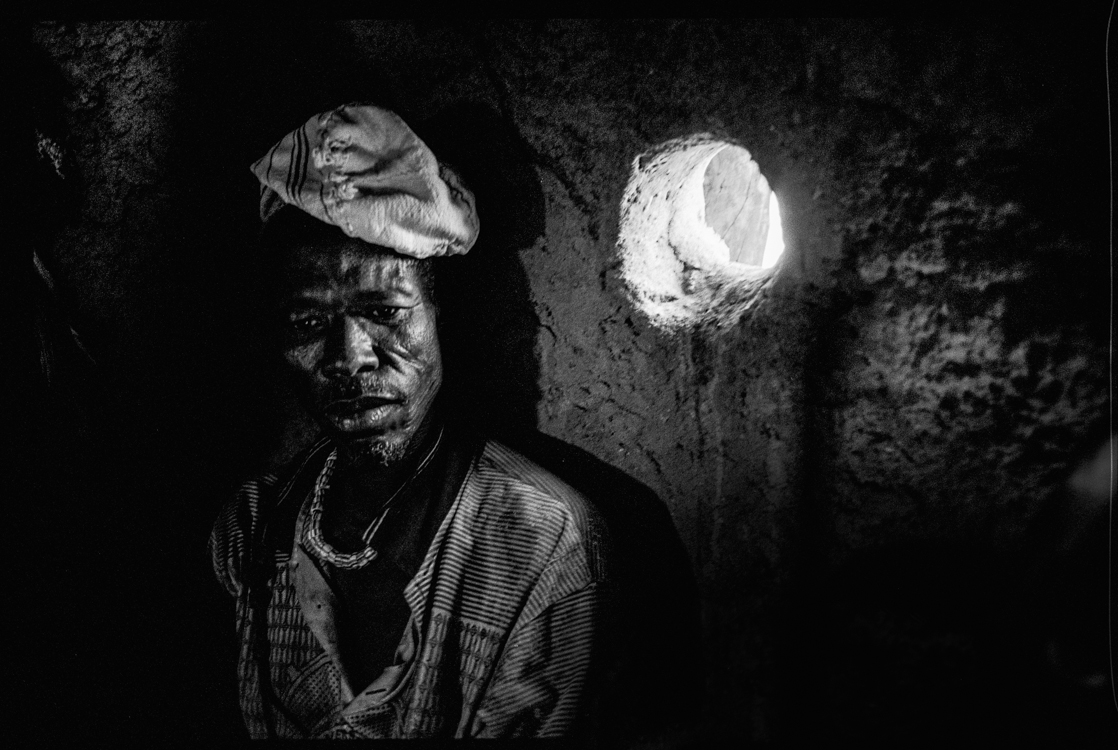 alex_macro_Witch_doctor_ghana.jpg