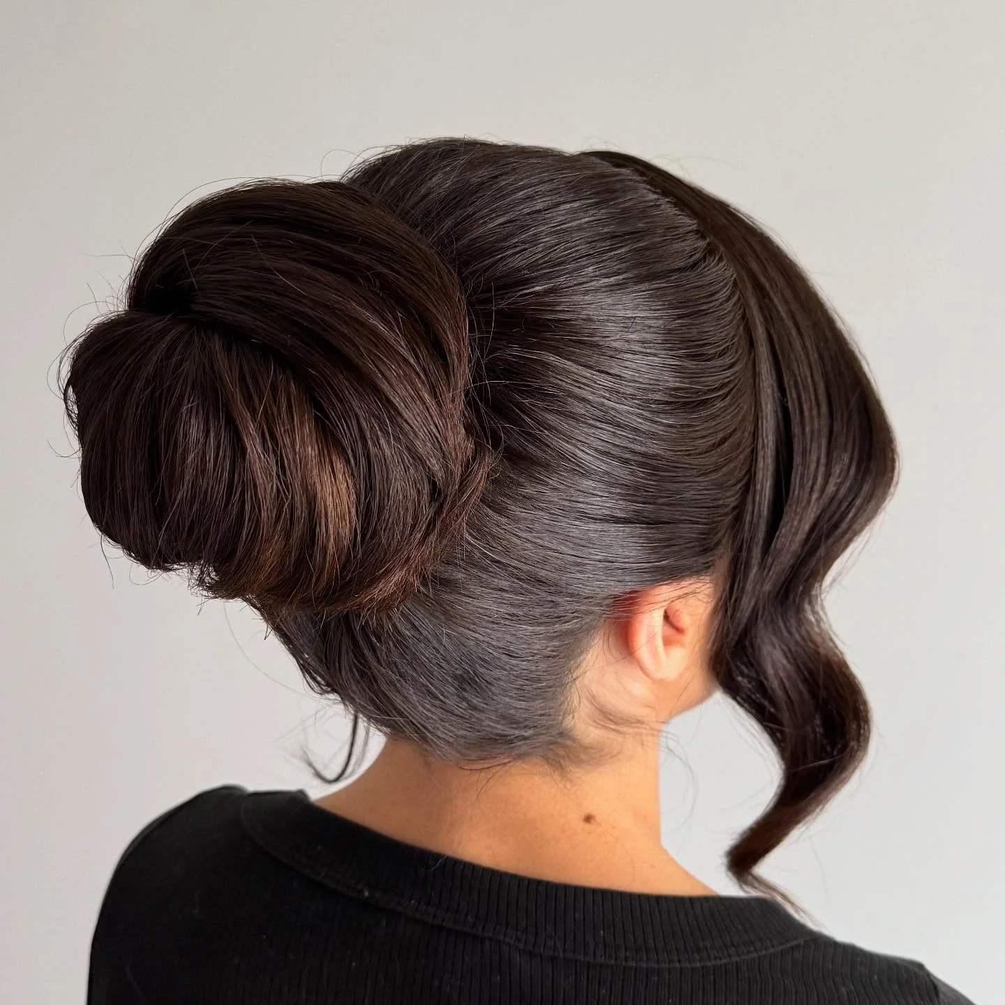 ✨Sleek twisted bun. An elegant updo for a classic wedding ✨ 
.
.
.
.
#sydneyweddinghair #sydneyhairstylist #sydneybride #sydneybridalhair #sydneywedding #sydneyupdo #bridalhair #bridalupdo #bridehairstyle #weddingupdo #weddinghair #weddinghairstyle #