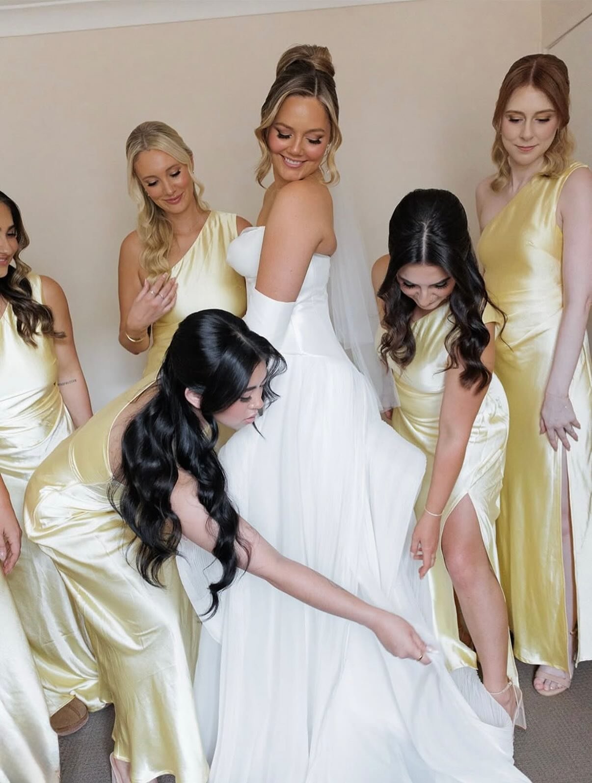 Tasha &amp; her stunning maids! ✨🤩

Wedding Vendors: 
Styling &amp; Design | @designedbyess
Venue | @bynavarra
Photographer | @saltatelier_wedding
Florist | @sweetbotanica
Luxury Prop Hire &amp; Linen | @whitelabelhire
Candles | @lovedbylucyxo
Stati