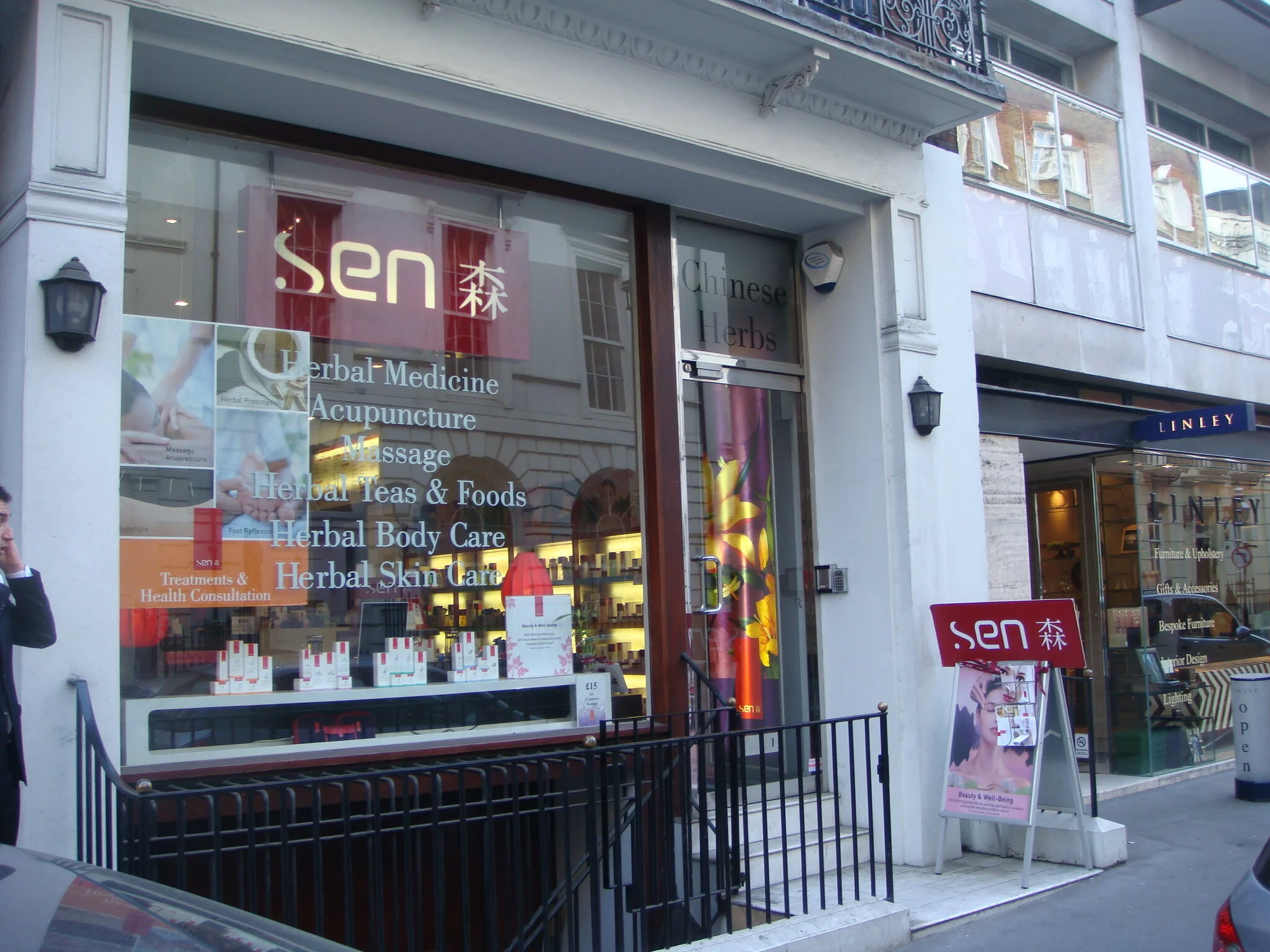 Sen Albemarle Street.JPG