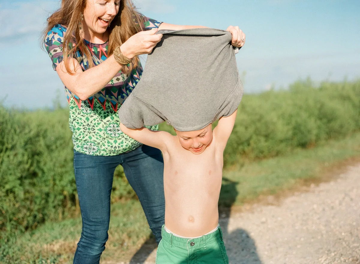 lifestyle-film-family-photographer-raleigh-north-raleigh-landfill-park