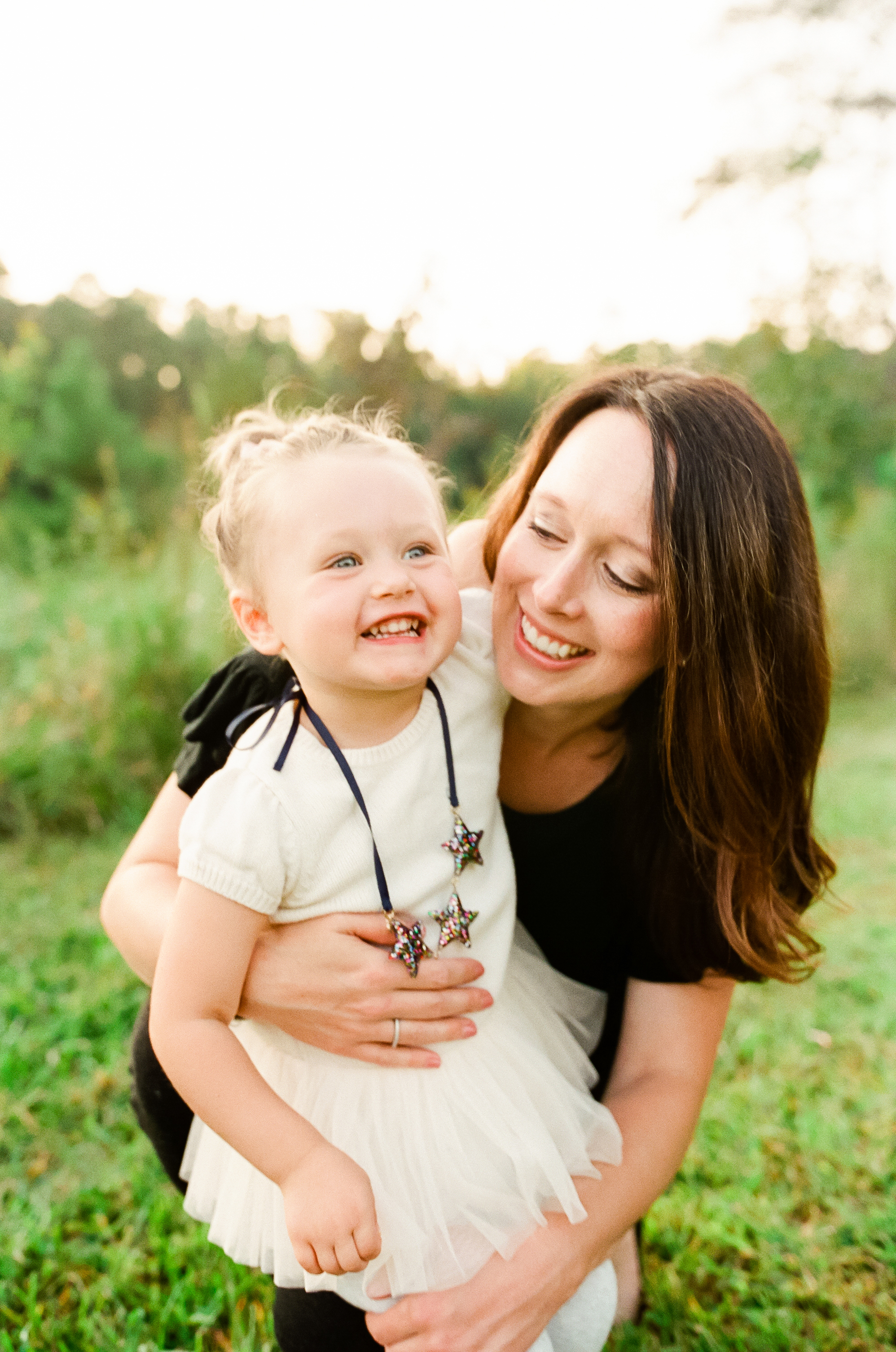 lifestyle-film-family-photographer-raleigh-annie-wilkerson-park