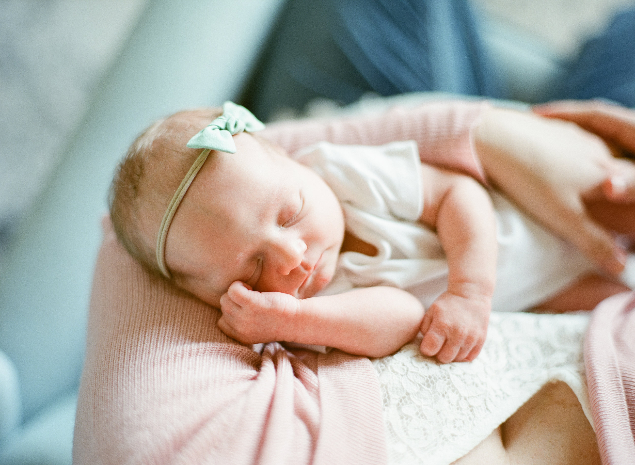 lifestyle-photographer-film-raleigh-newborn
