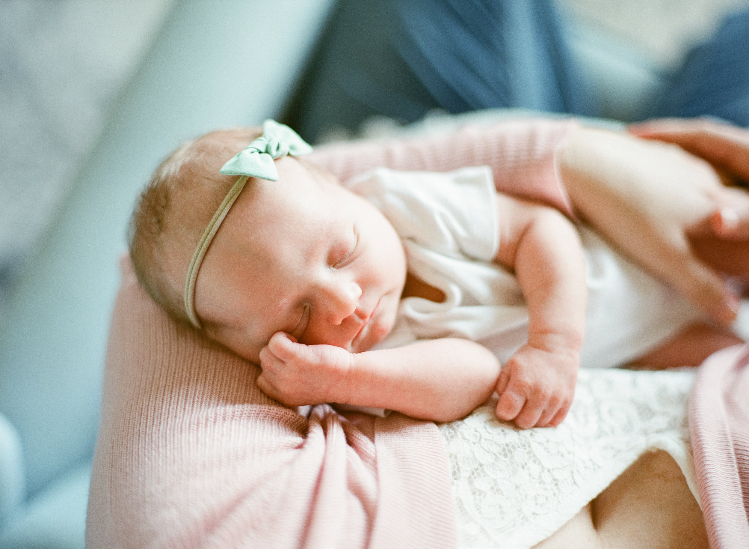 lifestyle-photographer-film-raleigh-newborn