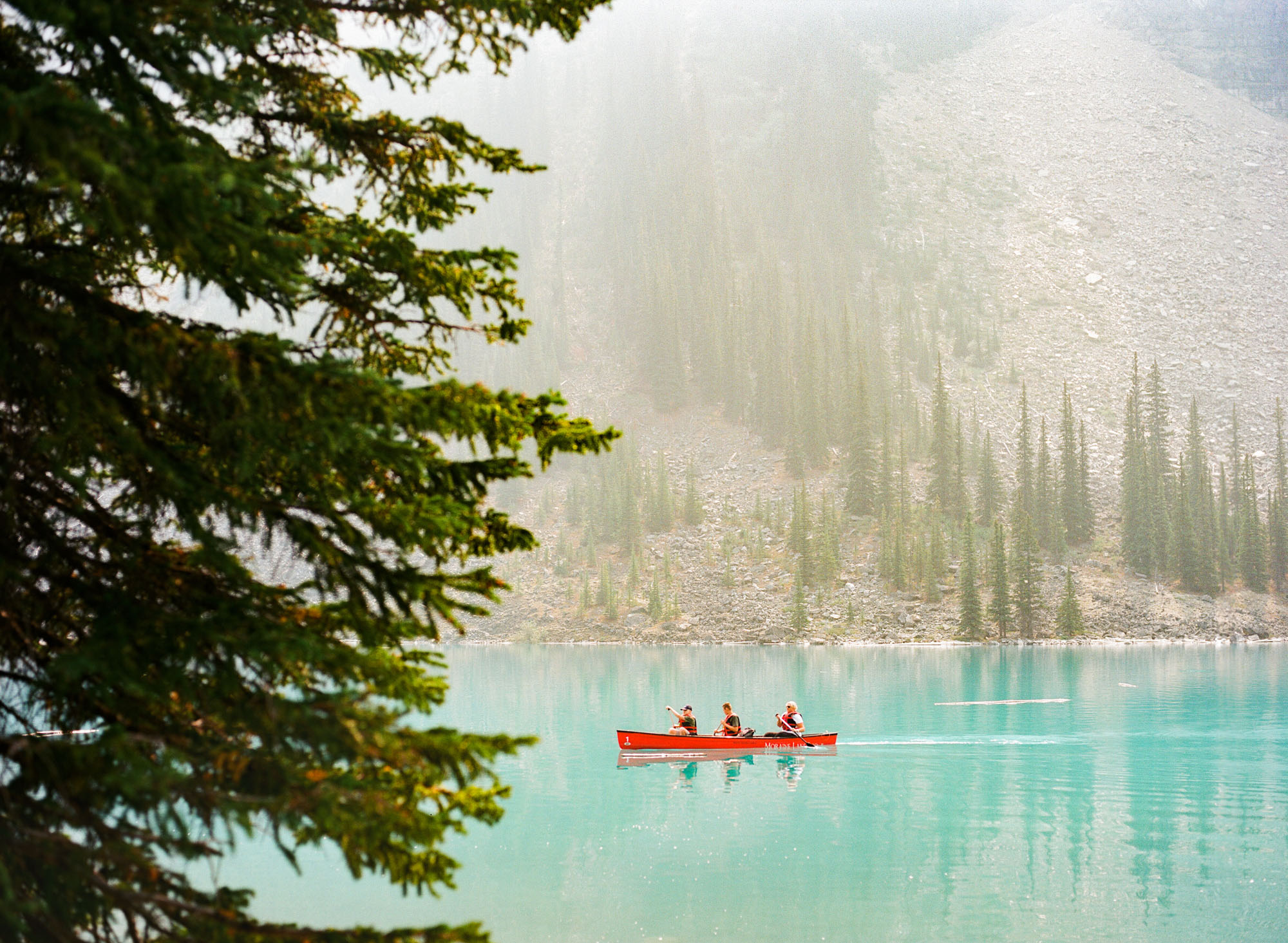 banff-canada-film-photography-travel-images-lake-morraine