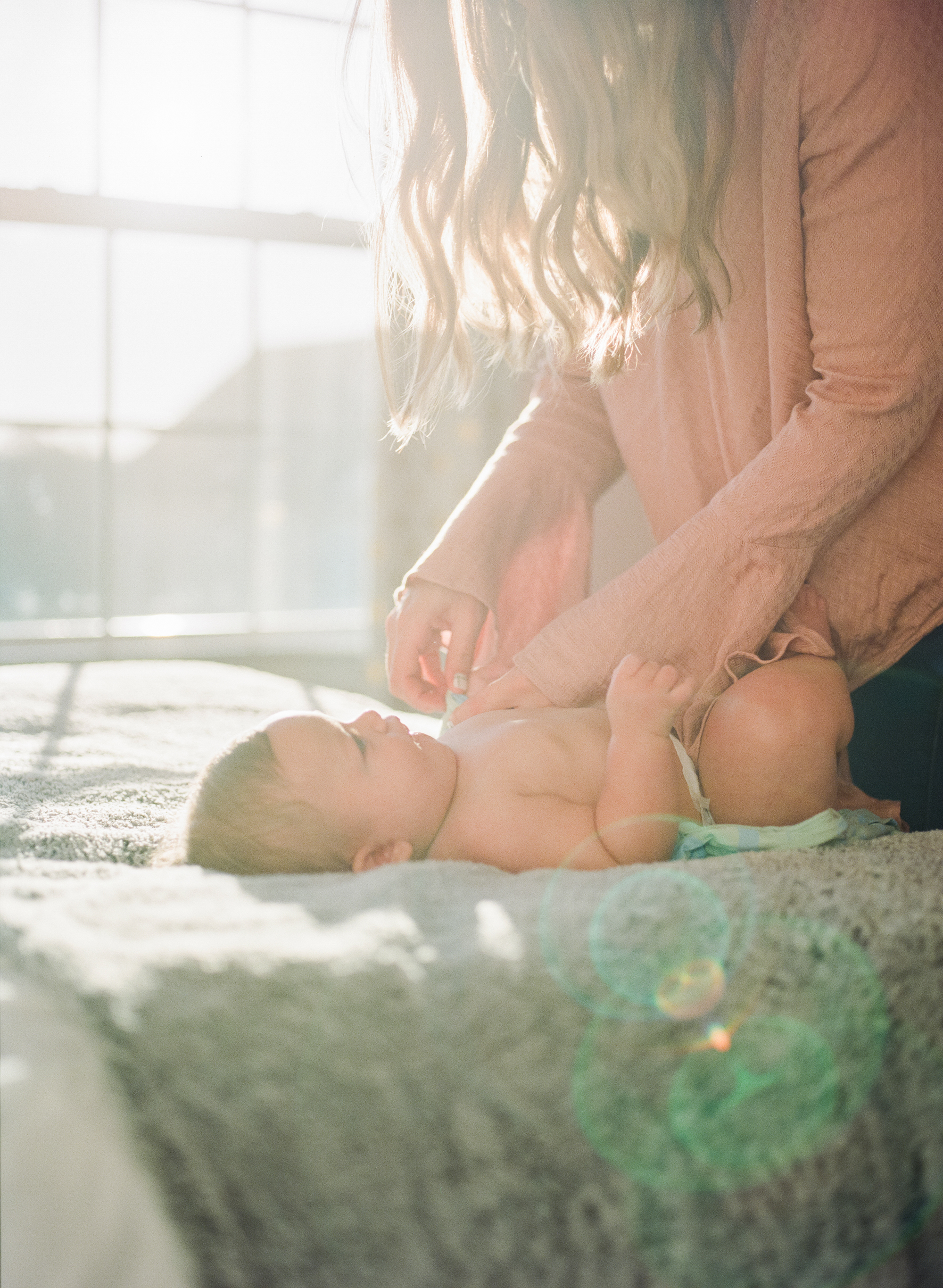 raleigh-motherhood-session-family-photography-everyday-life