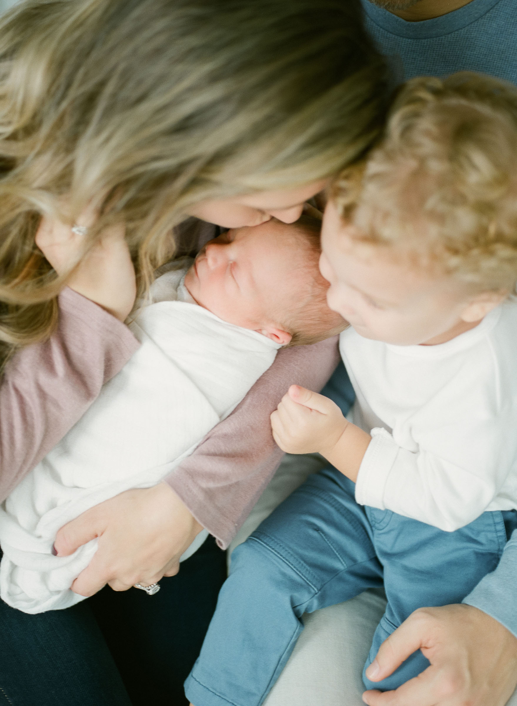 raleigh-baby-newborn-photography-film-home-session-011