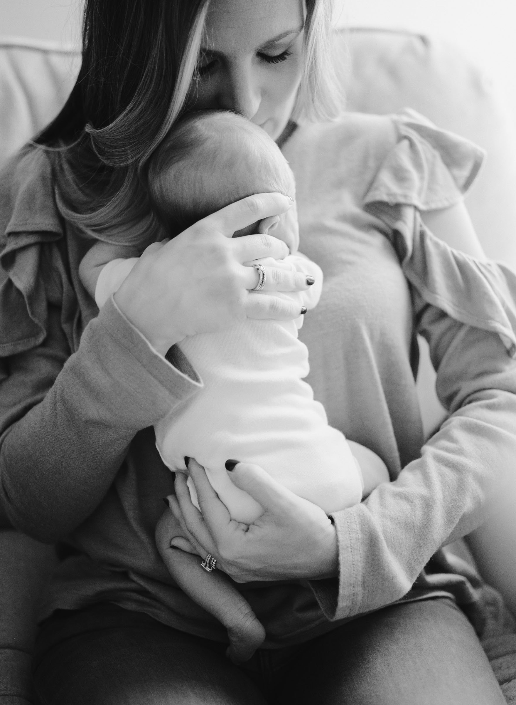 raleigh-baby-newborn-photography-film-home-session-014