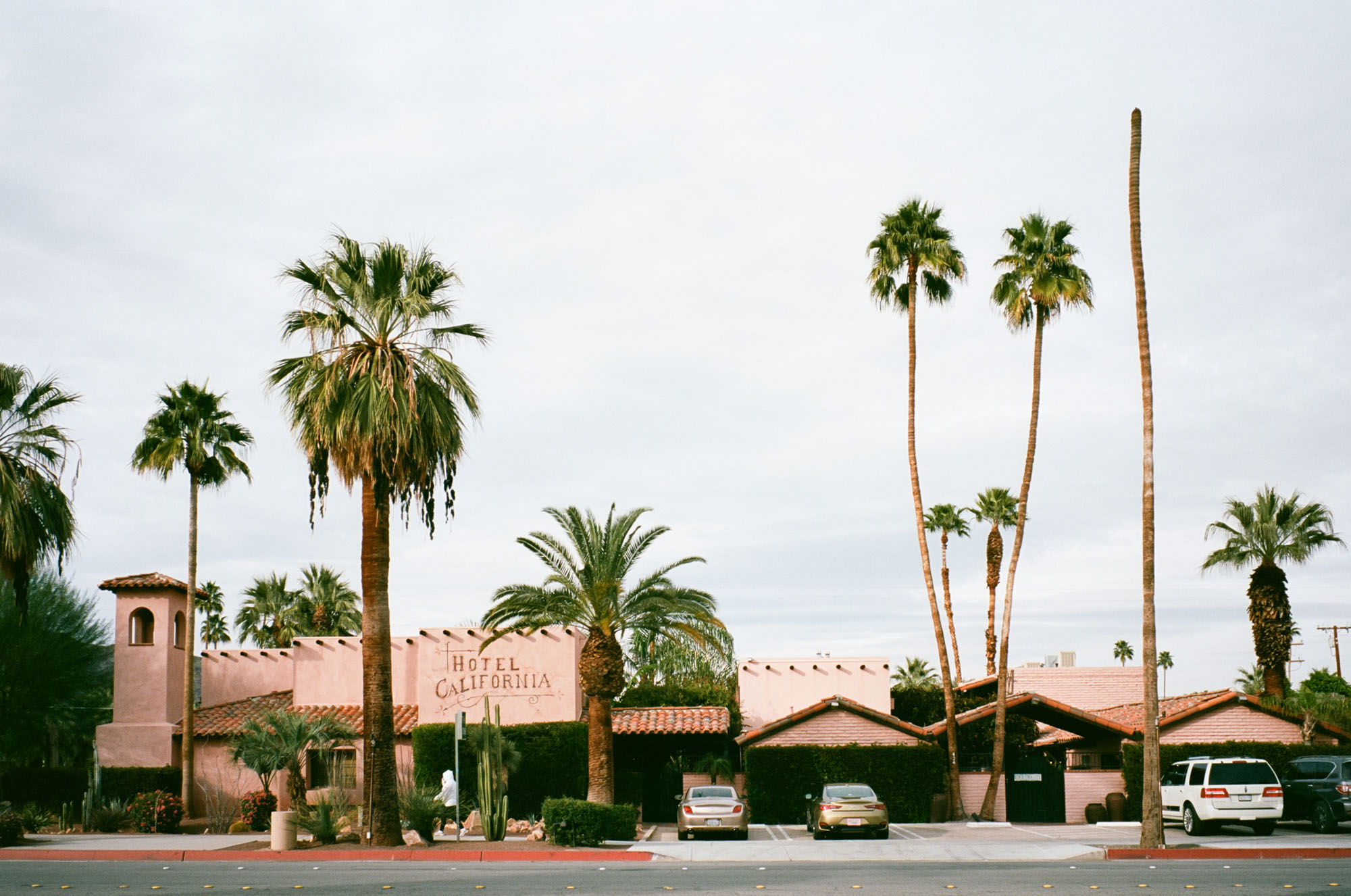 hotel-california-palm-springs-california-film-photography-travel-photographer