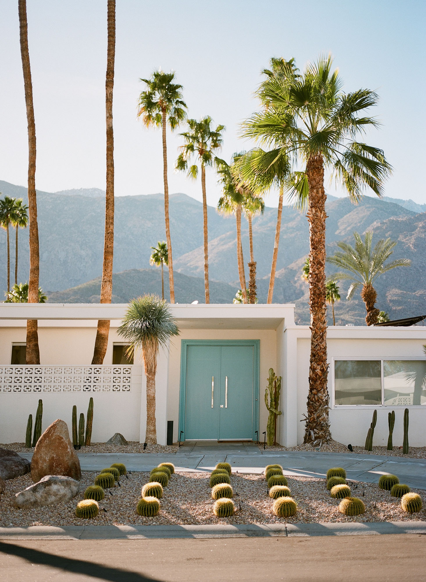 door-tour-palm-springs-california-film-photography-travel-photographer-002