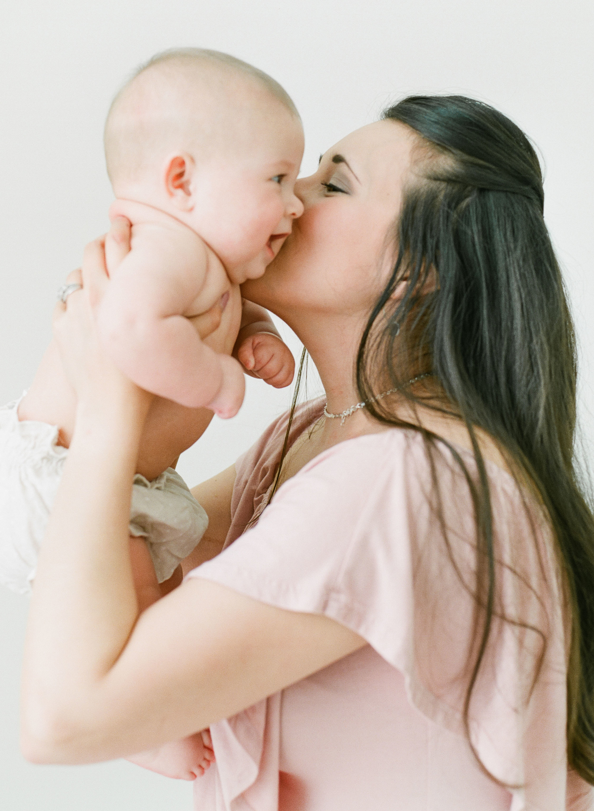 raleigh-baby-photographer-studio-newborns-children-photography