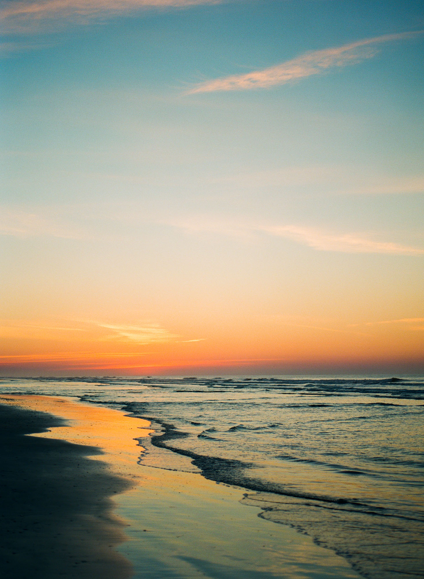 folly-beach-sunrise-charleston-film-photography-35mm-film-analog-charleston-photographer-001