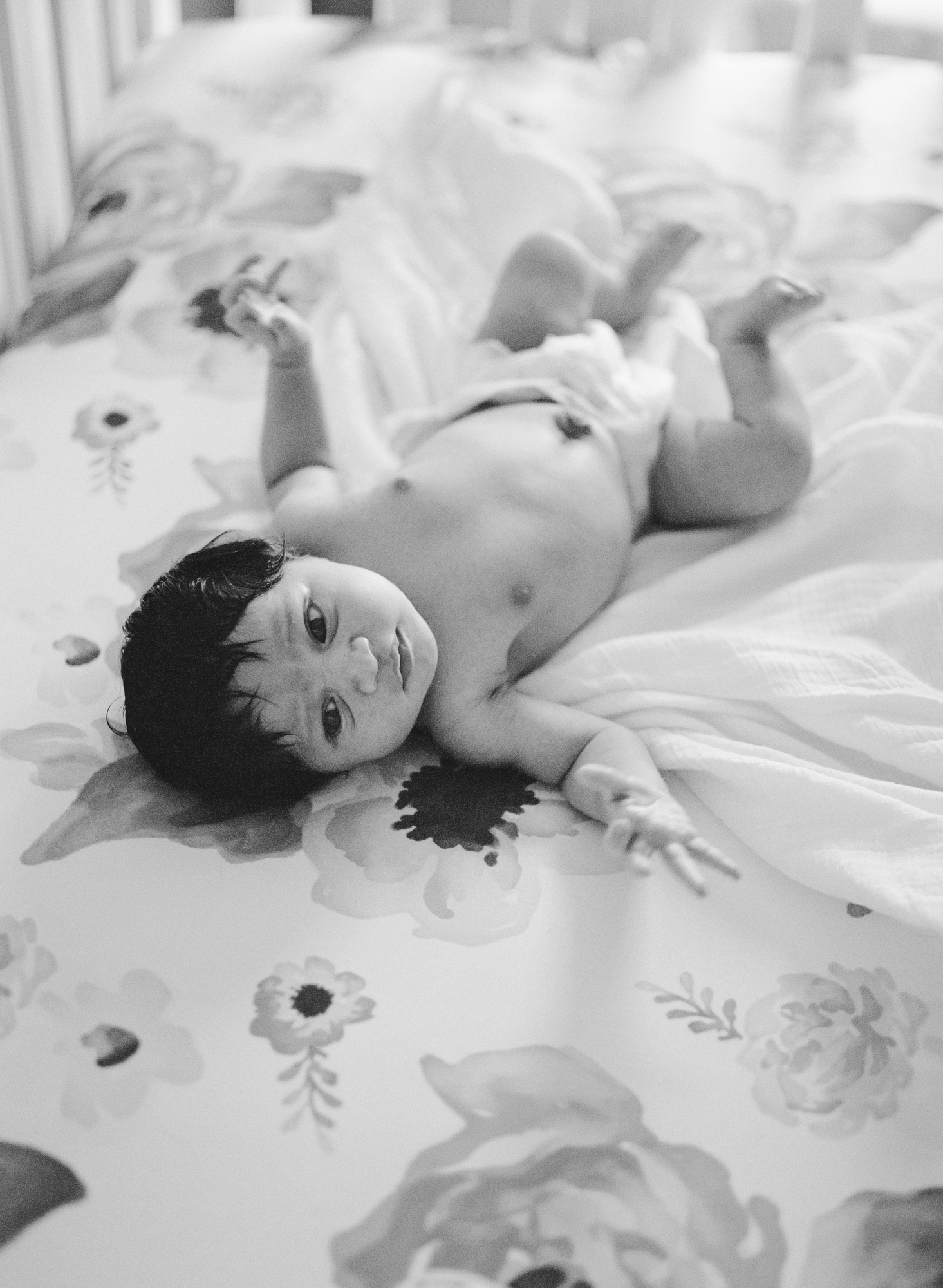 raleigh-lifestyle-newborn-photographer-home-session-008