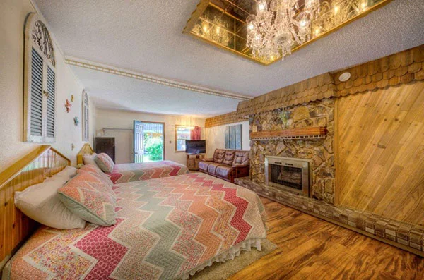 Ground Floor Suite