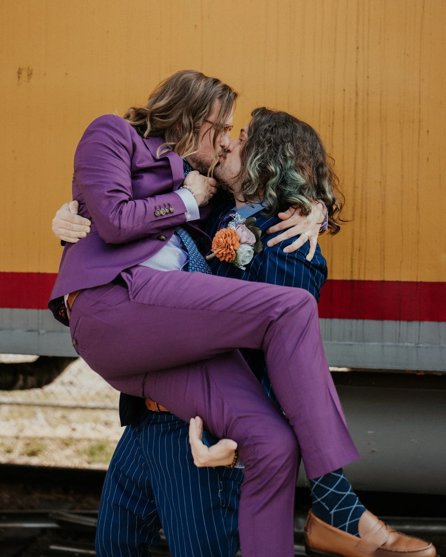 I love this photo of Matt + Matthew on their wedding day by the Harvey House! Remember friends, hire wedding vendors who enthusiastically support you and your love! 🏳️&zwj;🌈❤️
.
.
.
.
.
.
[Image Description: A white man with long dark blond hair we