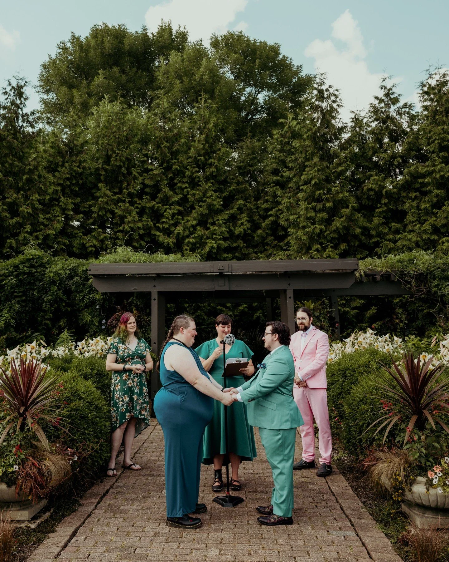 Weddings at Olbrich are gorgeous, and Gretchen + Max's outdoor wedding there was no exception. Look at these colors! (And the trees are lovely too). I don't think this wedding could have been any more gorgeous! Just a reminder friends, choose wedding