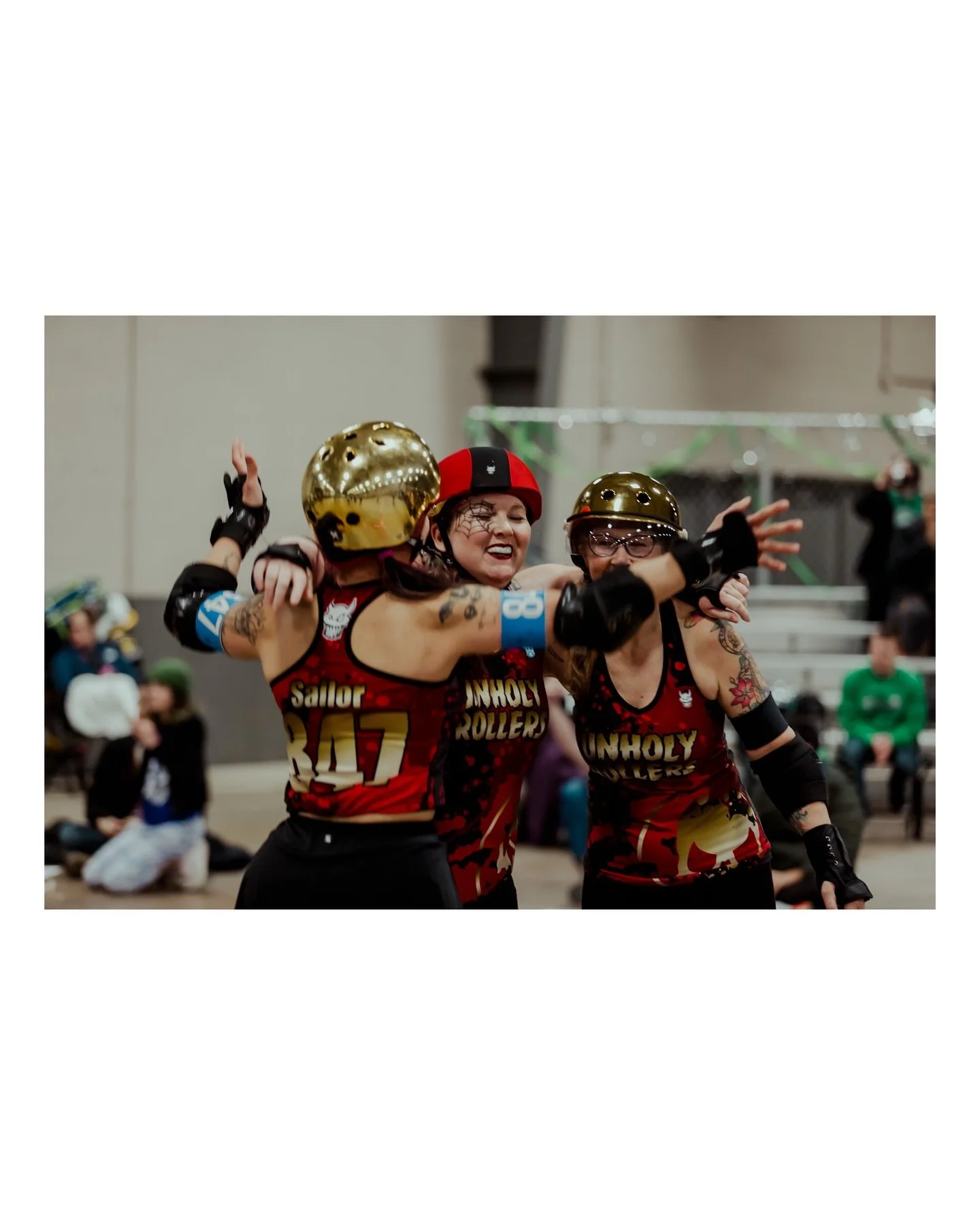 Congrats to @unholyrollersmrd on their championship win! And big cheers for all the teams of @madisonrollerderby on an amazing season! 😍 If you want to see all the photos, head to the #linkinbio 🥳