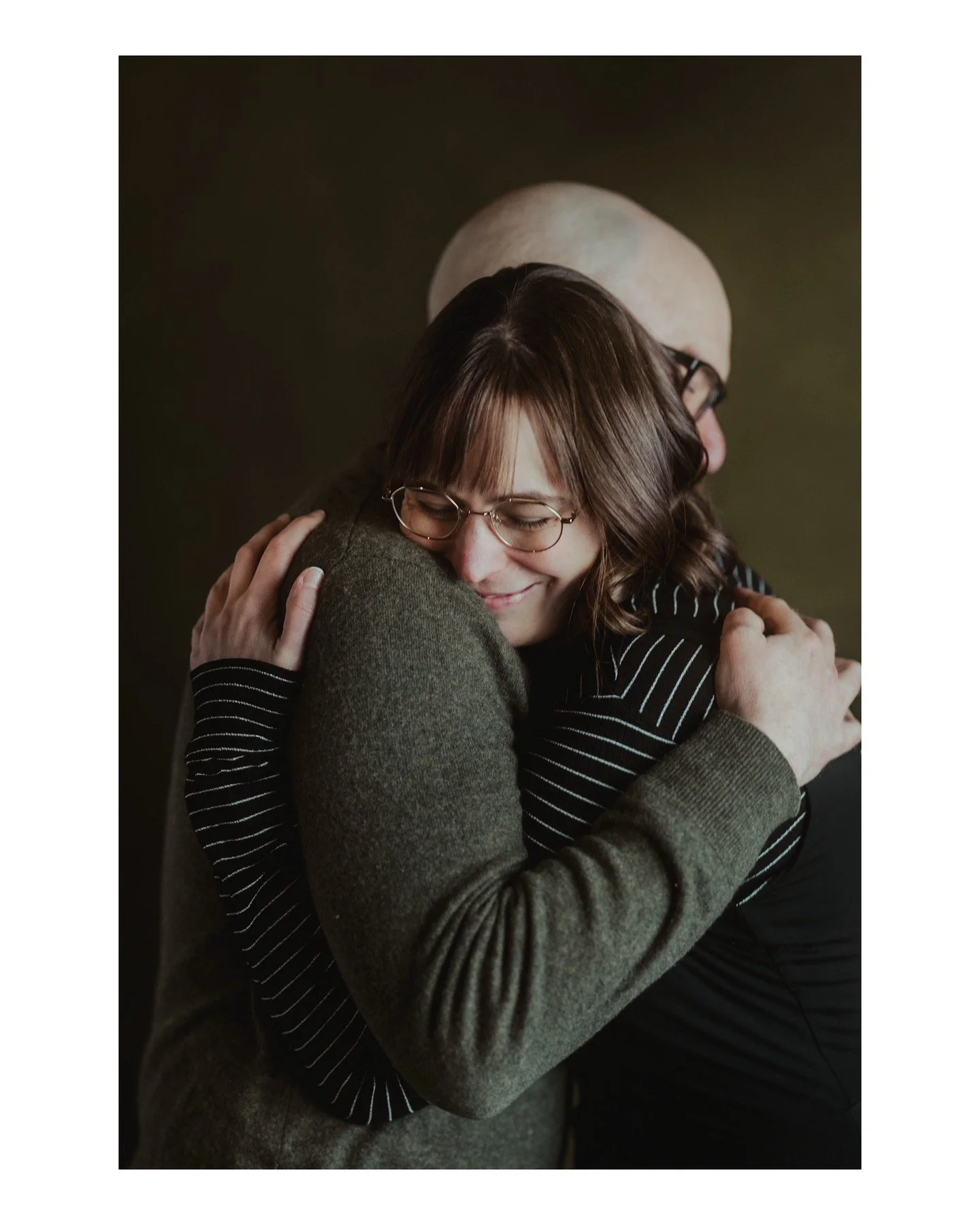 Haven't had couples portraits since your wedding? Your mom or mother-in-law begging you for updated photos? Nervous to have your photo taken and have no idea what to do with your hands? I got you! Come chill with me in the studio (or the great outdoo