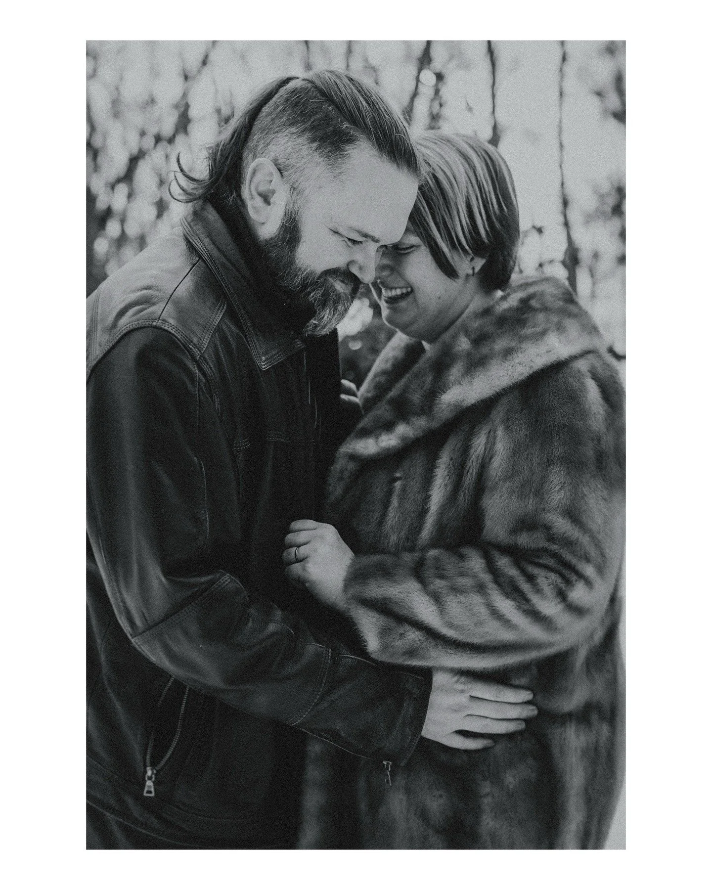 Winters in Wisconsin may be cold, but that's no reason not to get some beautiful outdoor photos if you want to brave the temps! Angela + Kevin had the perfect outfits to withstand February temperatures AND look amazing doing it! 
.
.
.
.
.
.
[Image D