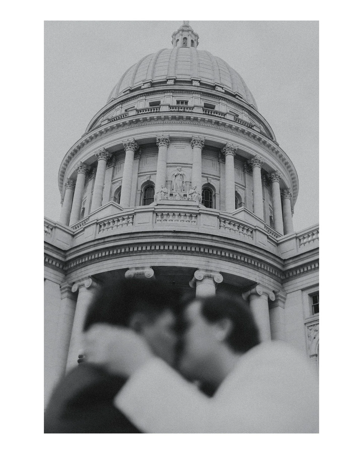 I don't necessarily love the intentionally blurry trend, but I will admit that there are some applications of it that remind me of old film photographs from Paris in the 1940s and 50s that makes me super happy and very wistful for darkrooms and devel