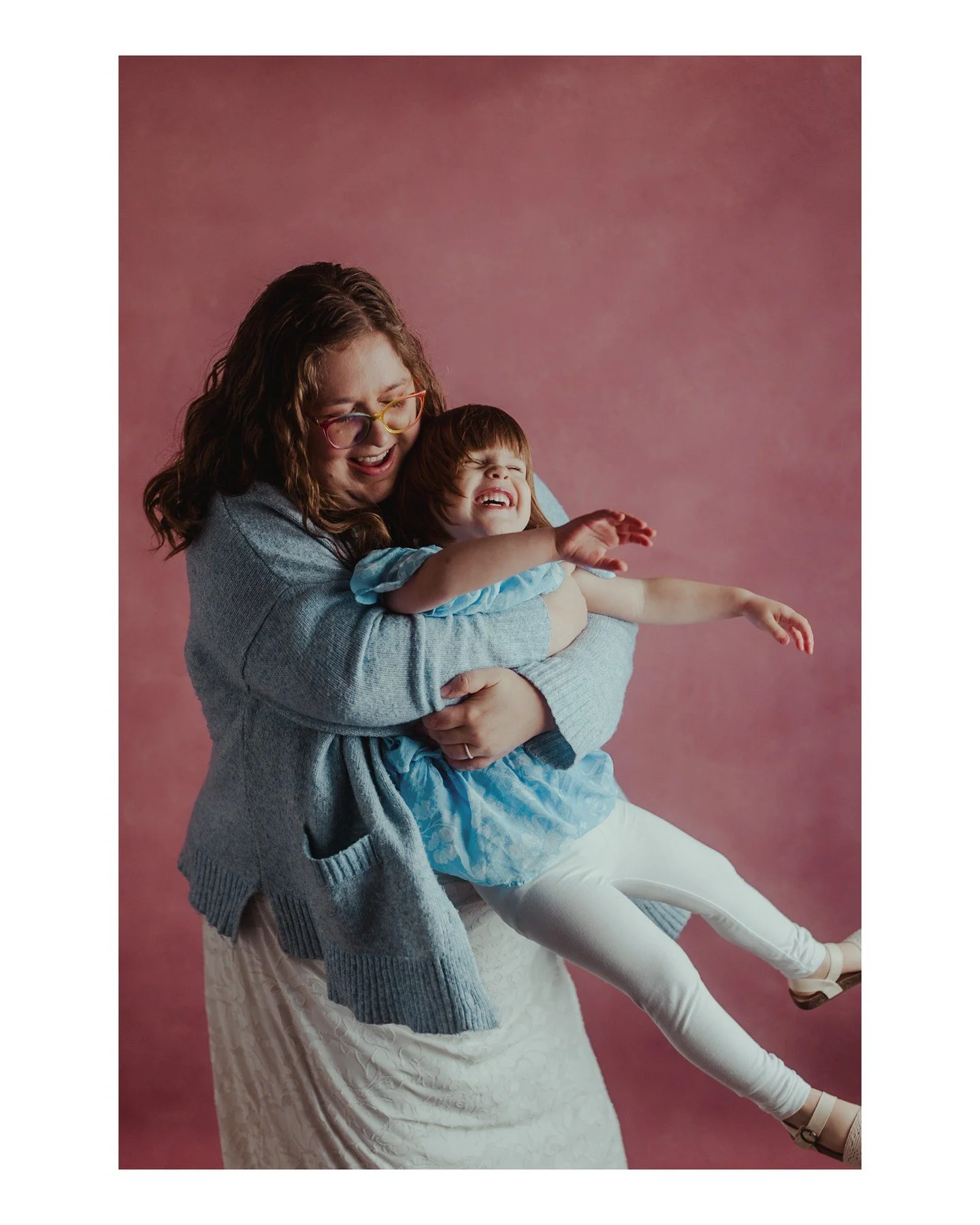Parent &amp; Me minis were a success! 🥳 I love how this soft rose-colored handpainted backdrop was the perfect complement for this mom &amp; kiddo duo! I can't wait for the next round of minis! Stay tuned on the theme, friends! 
.
.
.
.
.
.
[Image D