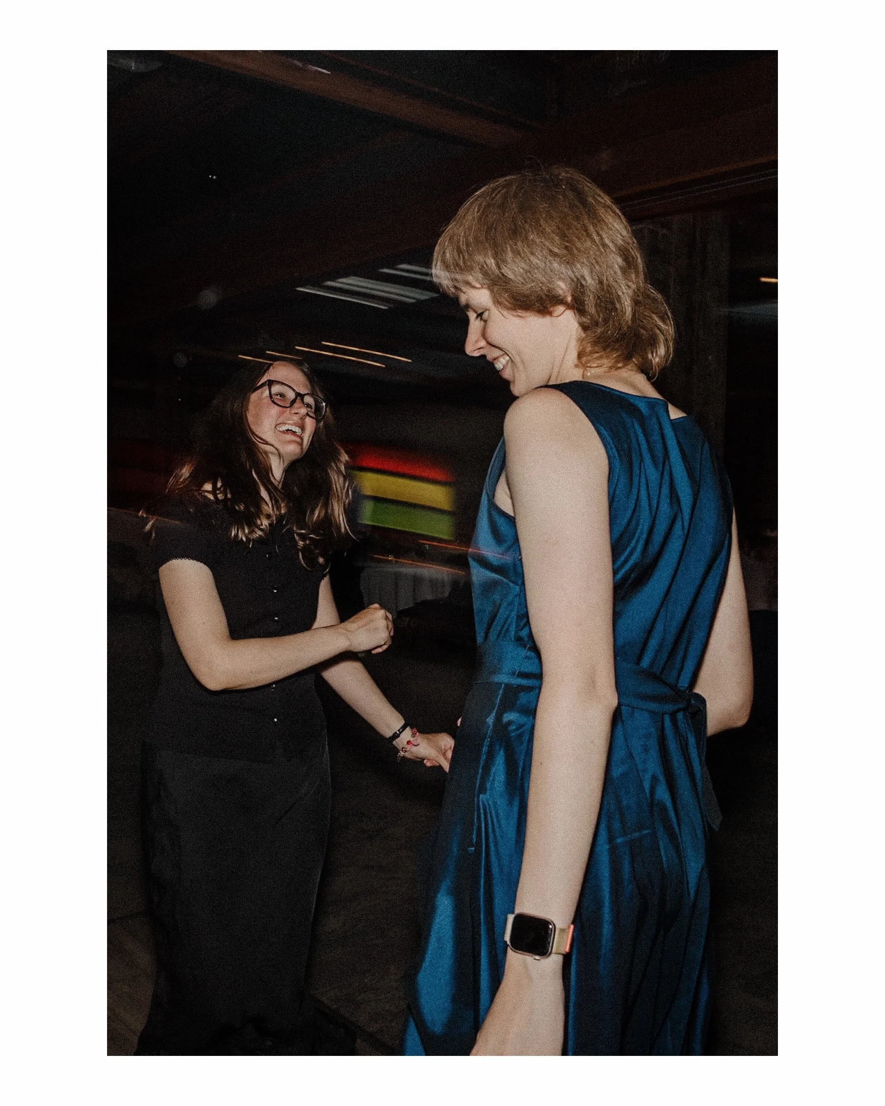 How much time for dancing photos do you really need on your wedding day? Great question, I&rsquo;m glad you asked! If pics of your friends &amp; family gettin&rsquo; down on the dance floor are important for you, we recommend building in about 30 min