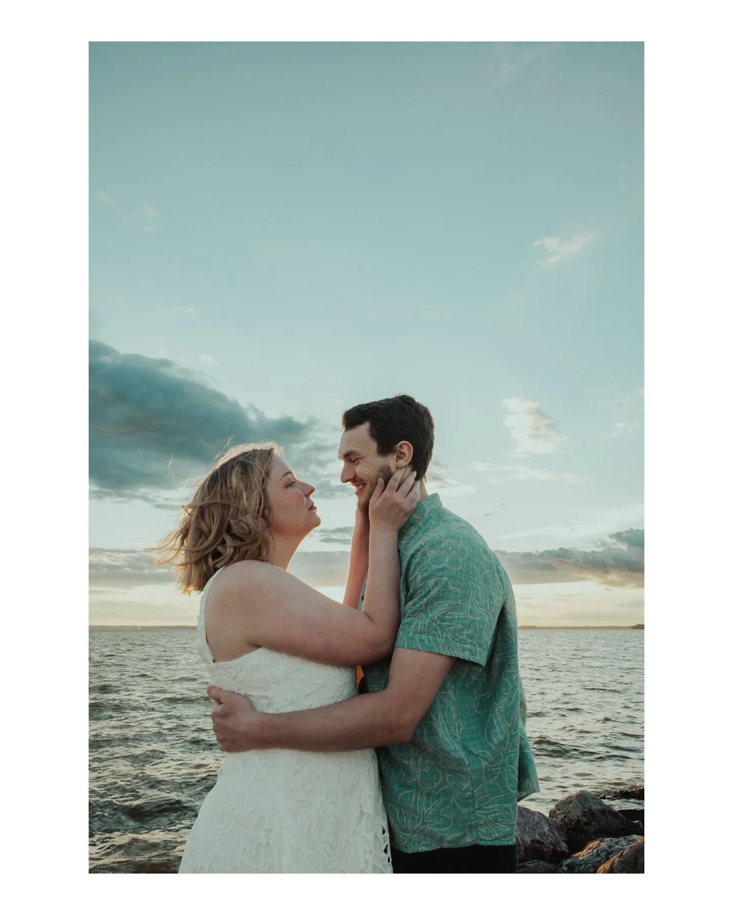 Mary Alice + Alex had the most romantic engagement session ever at Tenney Park, and it may have just made Tenney Park my new favorite location for couples portraits 🤩
.
.
.
.
.
.
[Image Description: A white woman with medium length wavy blonde hair 