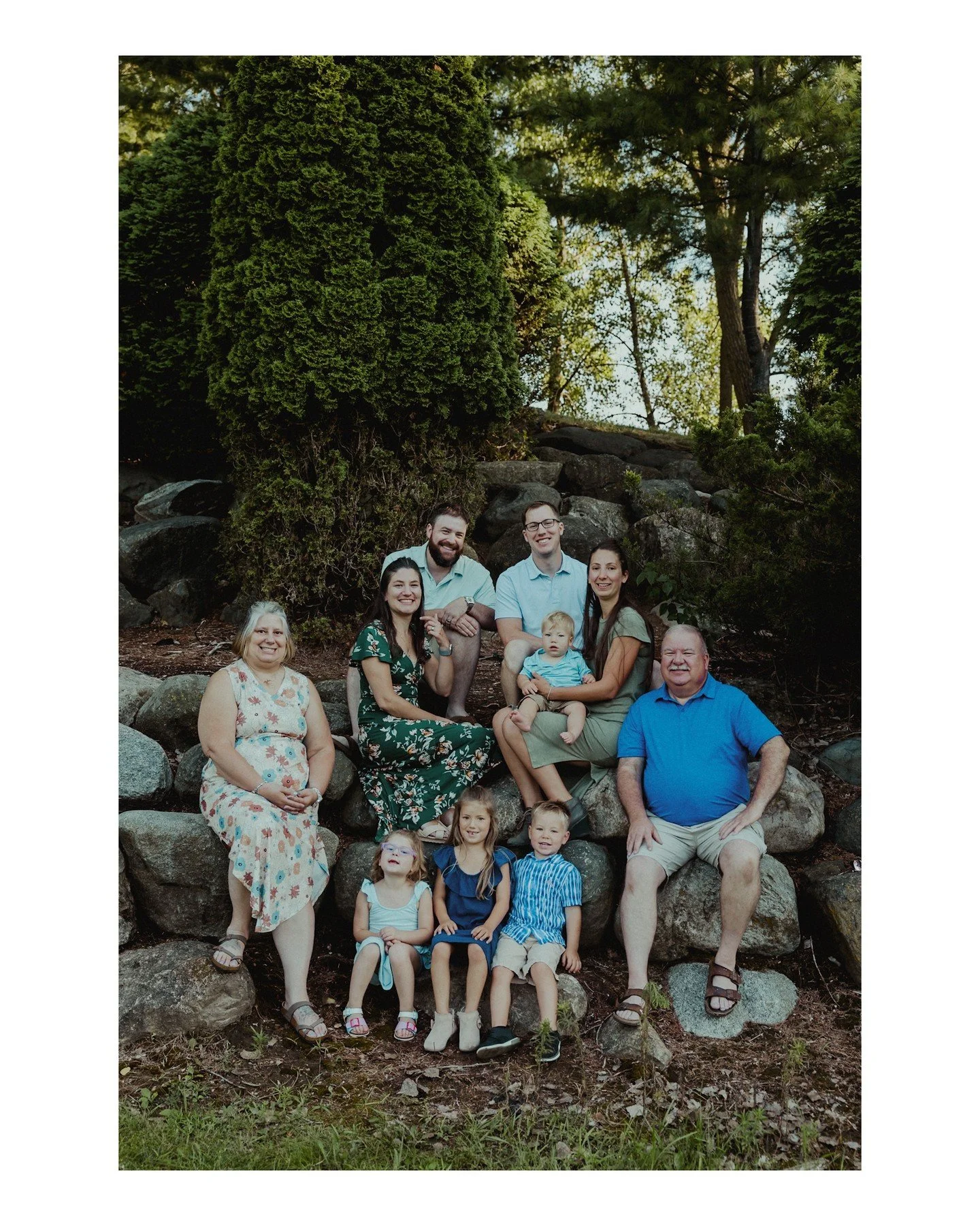 Family sessions aren't just for little kiddos, they're also for extended family, including grandparents and everything! I love this big extended family photo with all the kids (and grown-up kids), at the gorgeous Town of Burke Park! 
.
.
.
.
.
.
[Ima