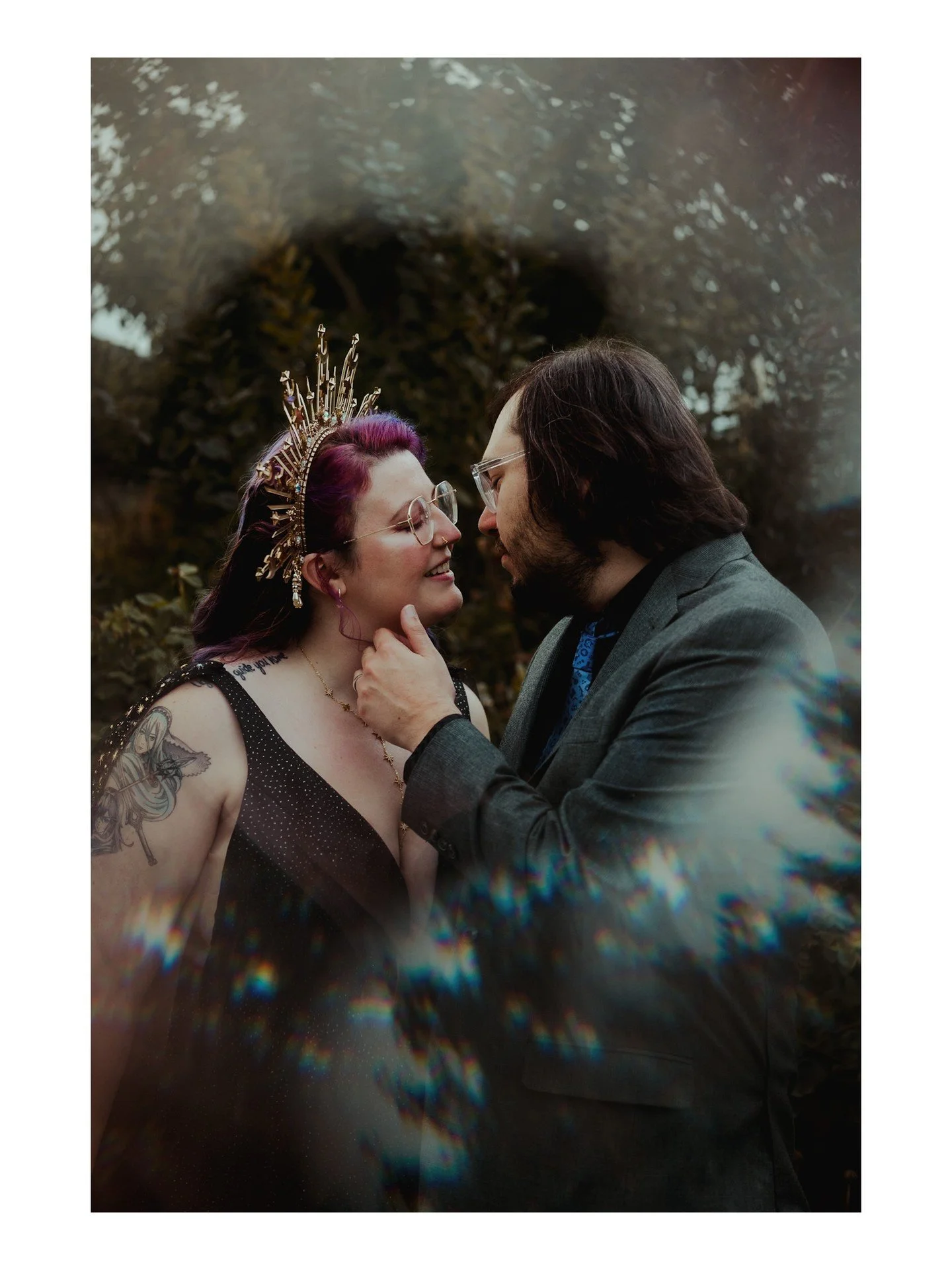 Happy Anniversary to Alysse + Sam! 💖
.
.
.
.
.
𝗪𝗲𝗱𝗱𝗶𝗻𝗴 𝗩𝗲𝗻𝗱𝗼𝗿𝘀
Venue: @olbrichgardens
Hair &amp; Makeup: @hairbynarda
Jewelry: The couple made their own wedding rings (whatttt?!) at @official.ringram in Japan! 
Gown: @floraandlane
Flor