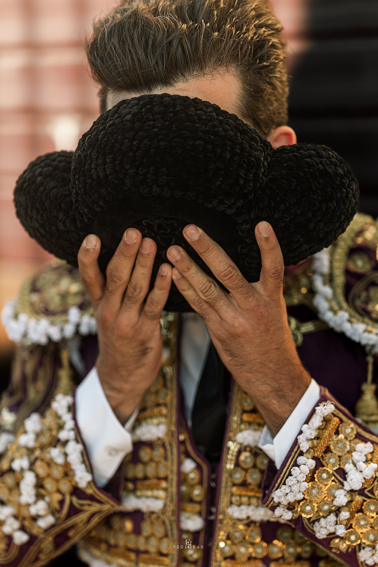01-bullfighter-montera-ritual-fedegrau.jpg
