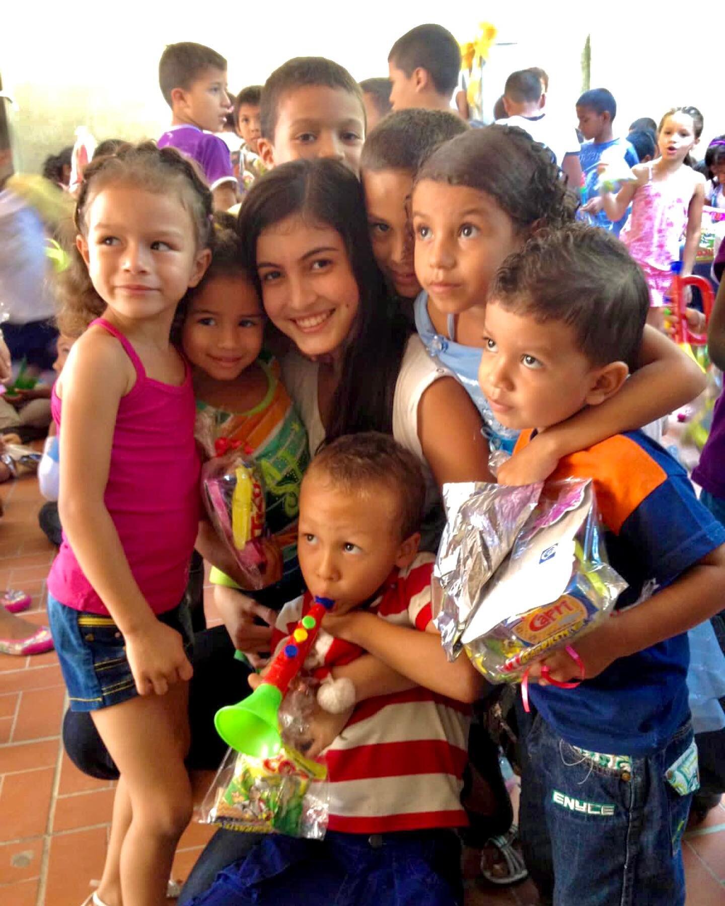 Una época para agradecer y servir. Antes de la pandemia, disfrutábamos la novena de navidad con nuestros niños🎄. Ahora aunque no podemos tener un evento de navidad, ayúdanos a llevar el espíritu nadideño a nuestros niños con un aguinaldo 🎁. 