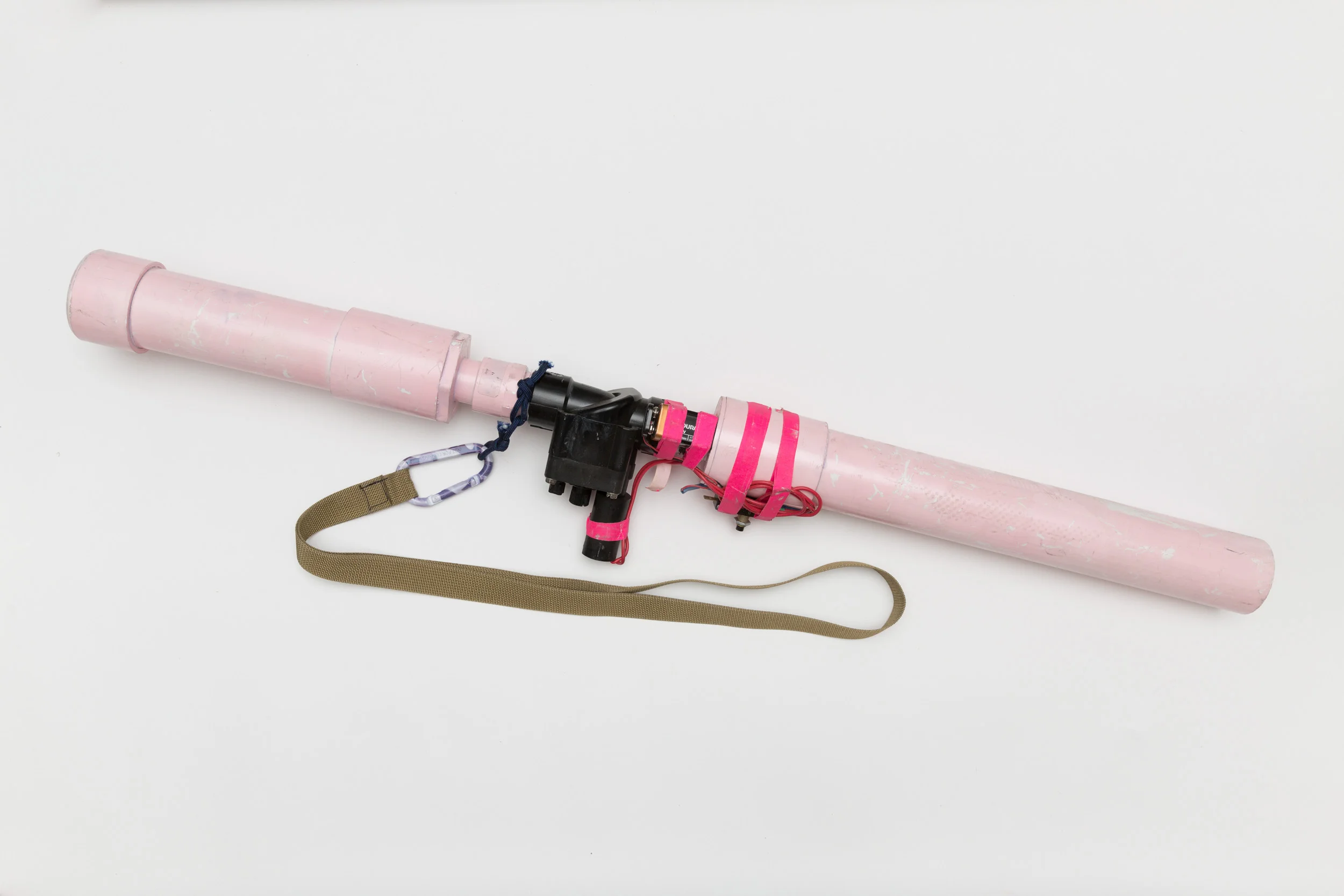 JizzyLizzy_TshirtGun2.jpg