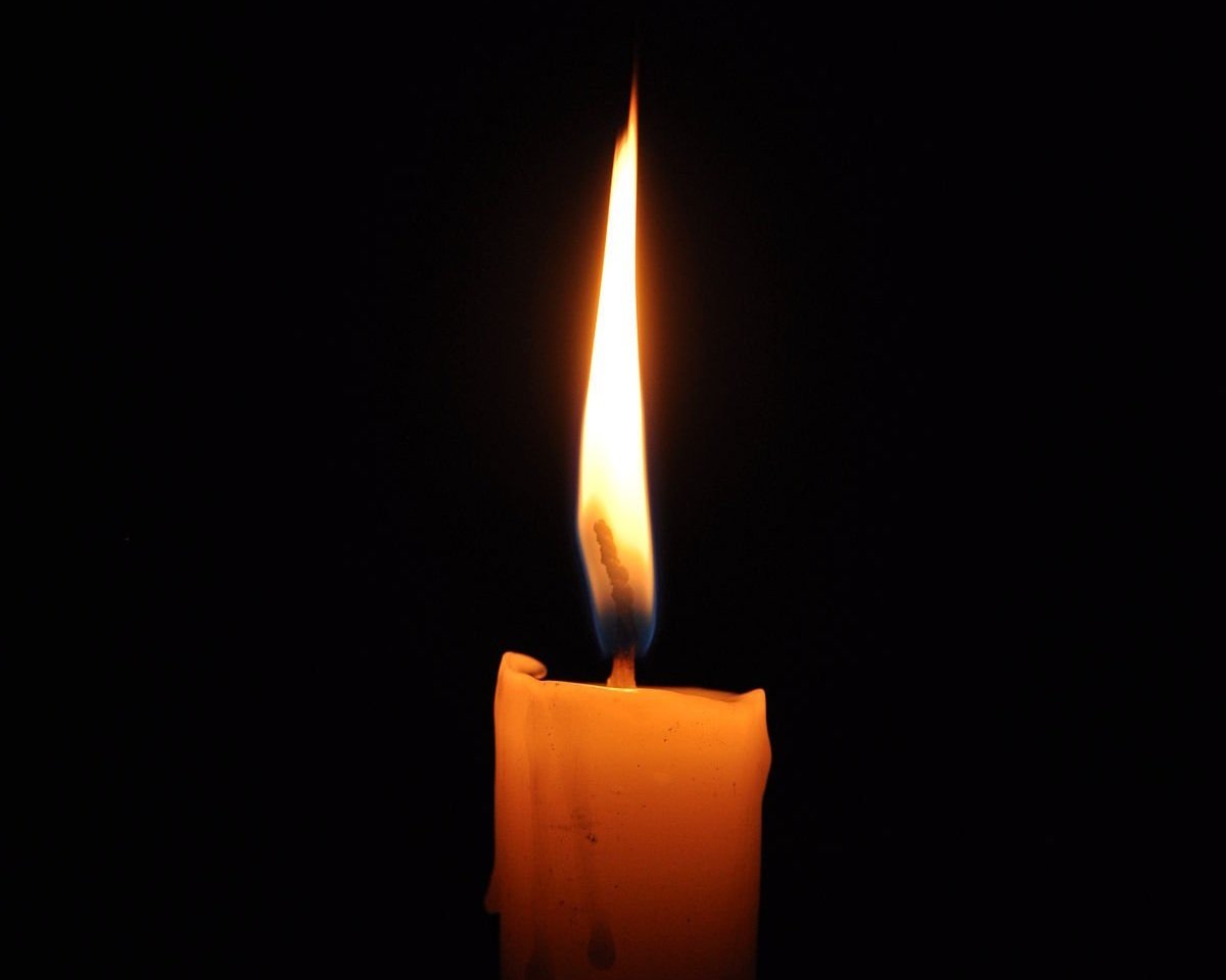 1200px-Candle.jpg