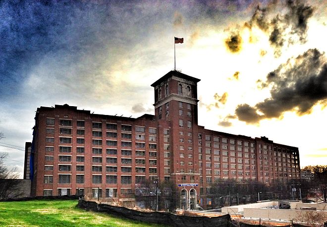 https://en.wikipedia.org/wiki/Ponce_City_Market#/media/File:Ponce_City_Market_1.JPG