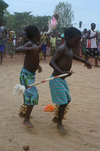 BVC Togo 2010 boys dancing 2.jpg