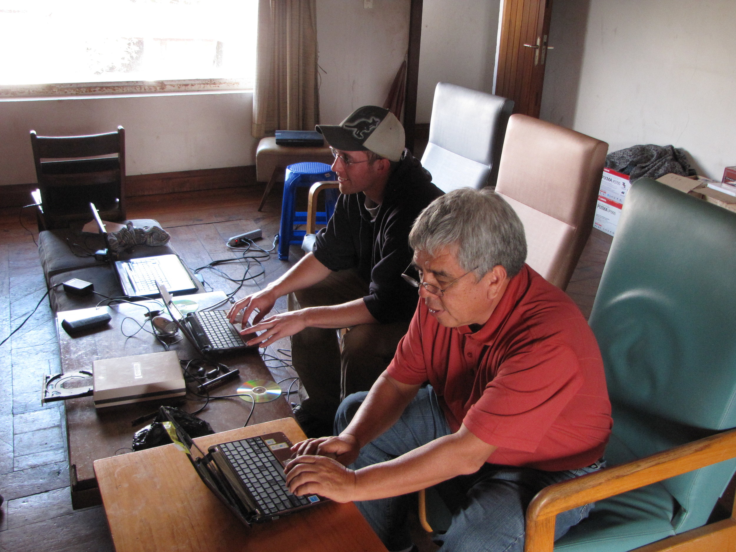 BVC Coban 2010 Gabe Sperl teaching computer.jpg