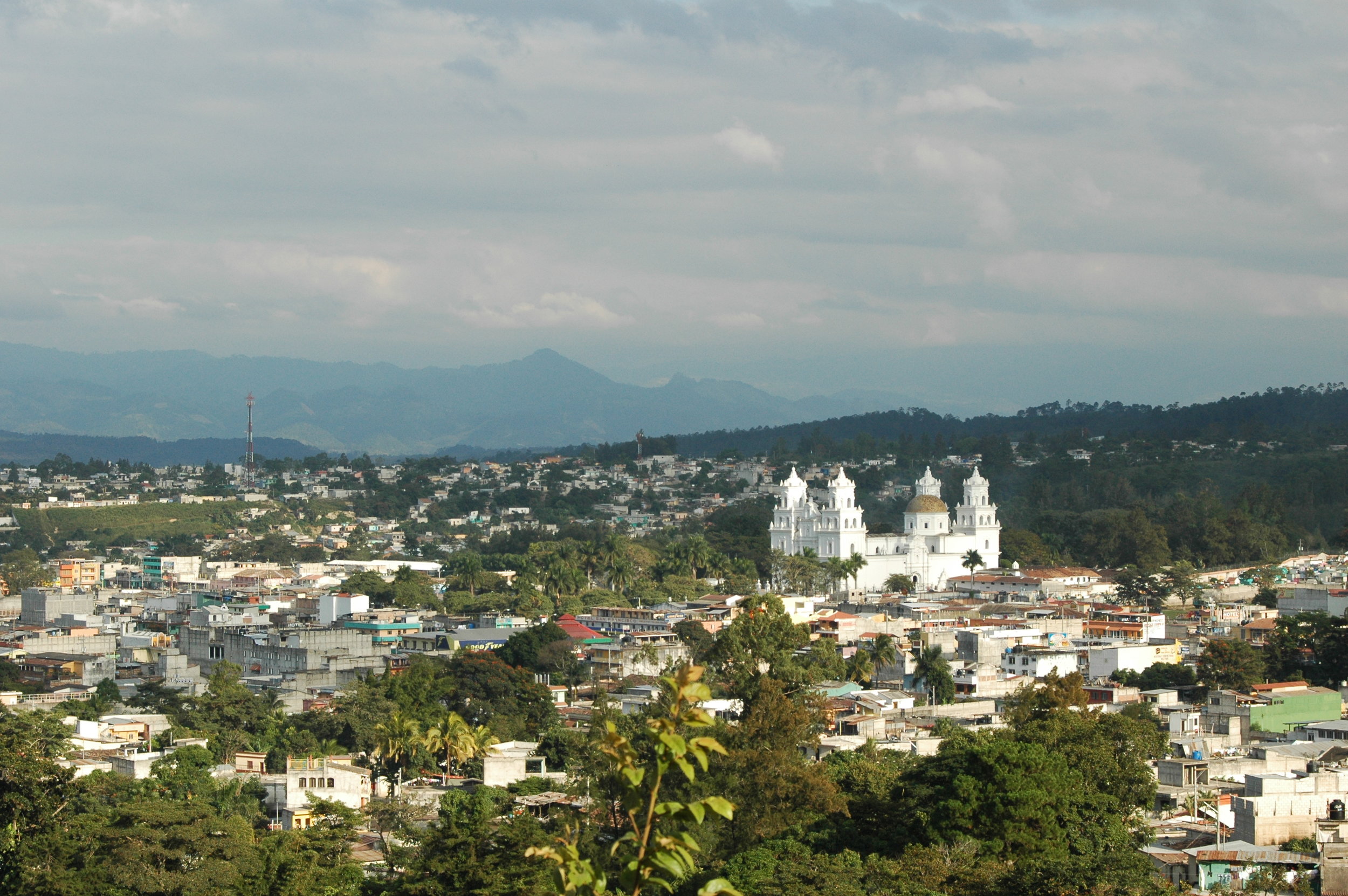 BVC Esquipulas 2009 Basillica from afar.jpg