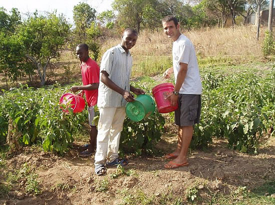 BVC Hanga 2006 Nick Kleespie in field.jpg