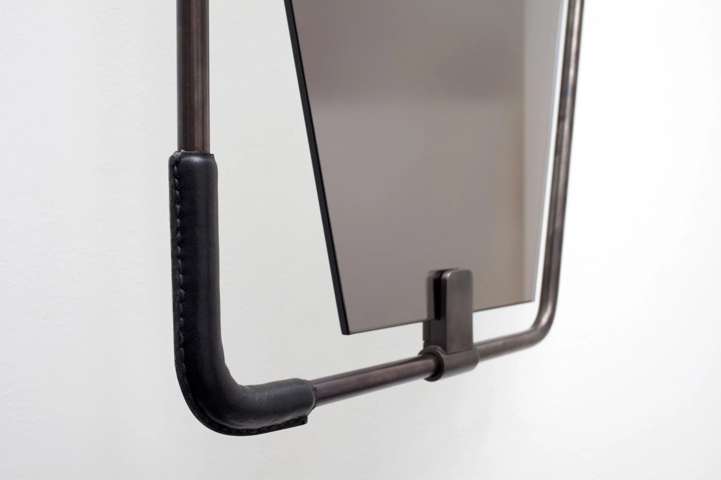 Lumifer_SwitchMirror_06.jpg