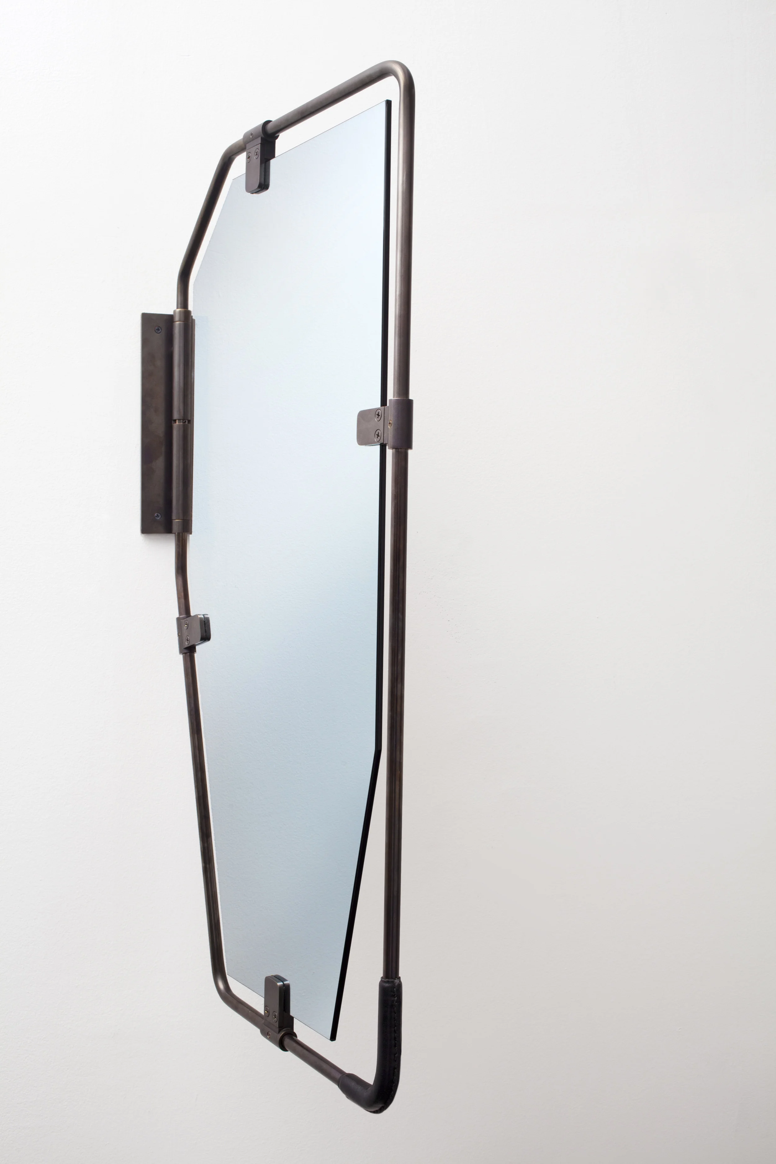 Lumifer_SwitchMirror_03.jpg