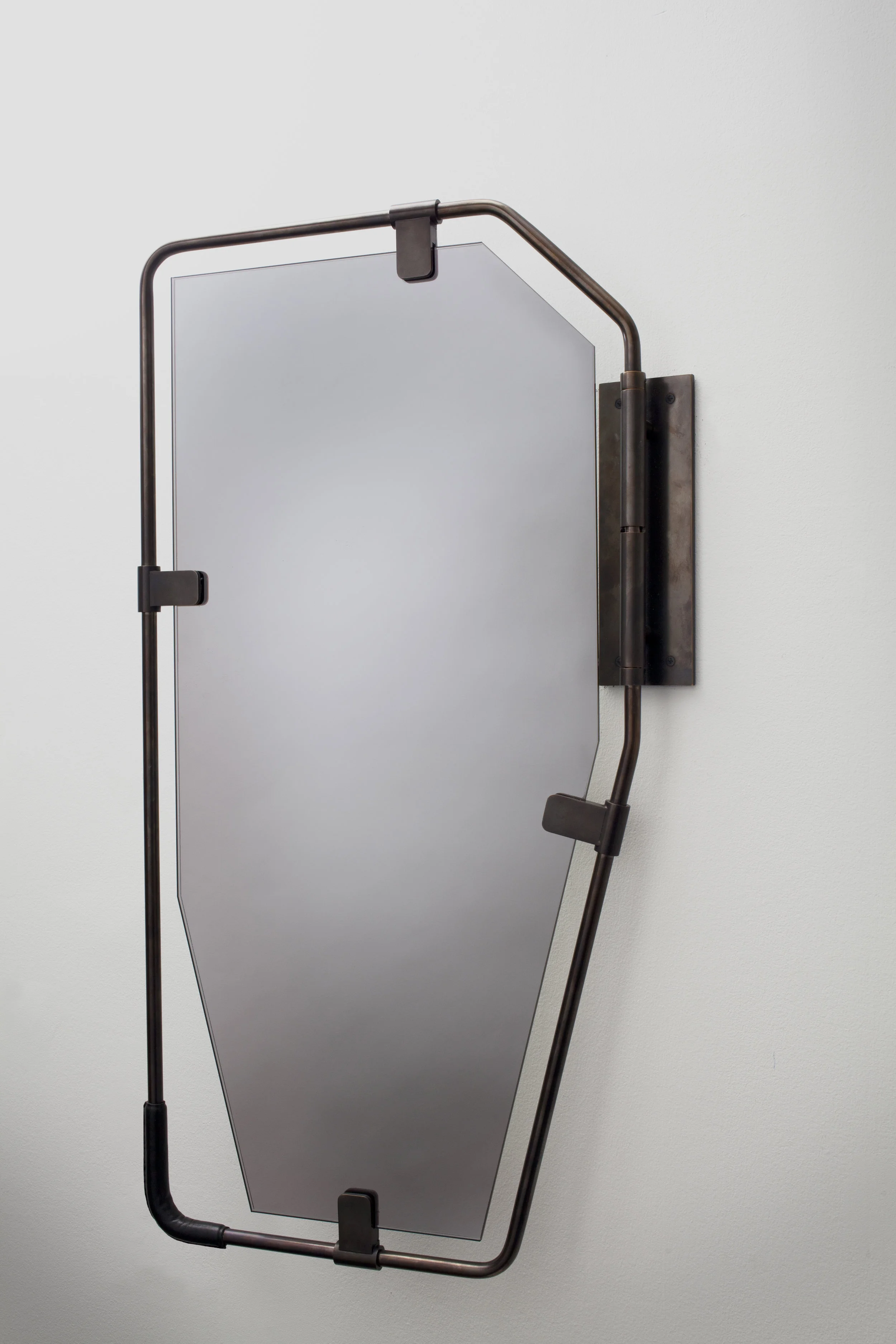 Lumifer_SwitchMirror_04.jpg