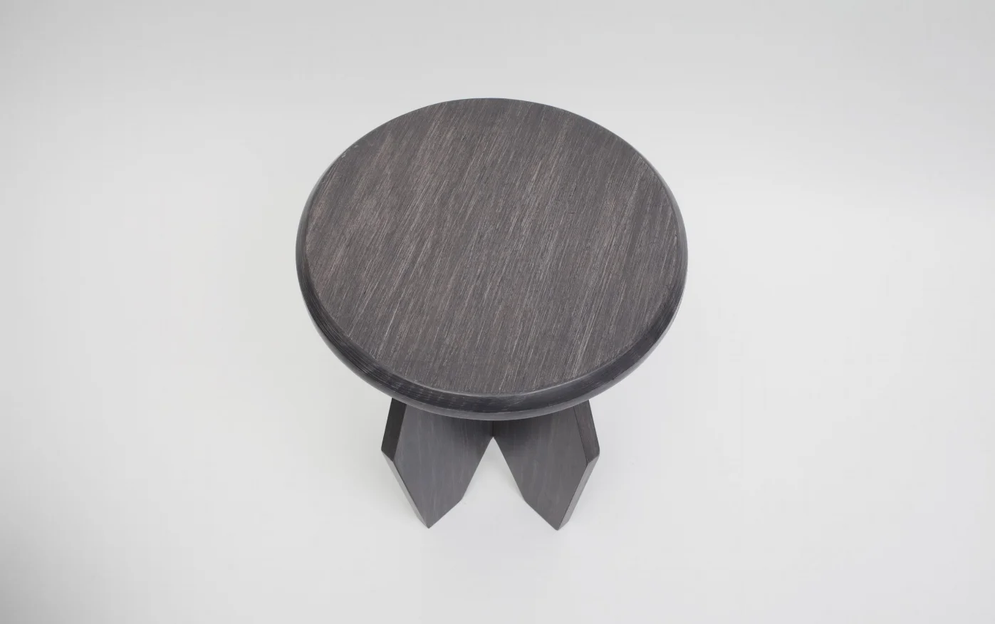Lumifer_Quinde_Stool_3.jpg